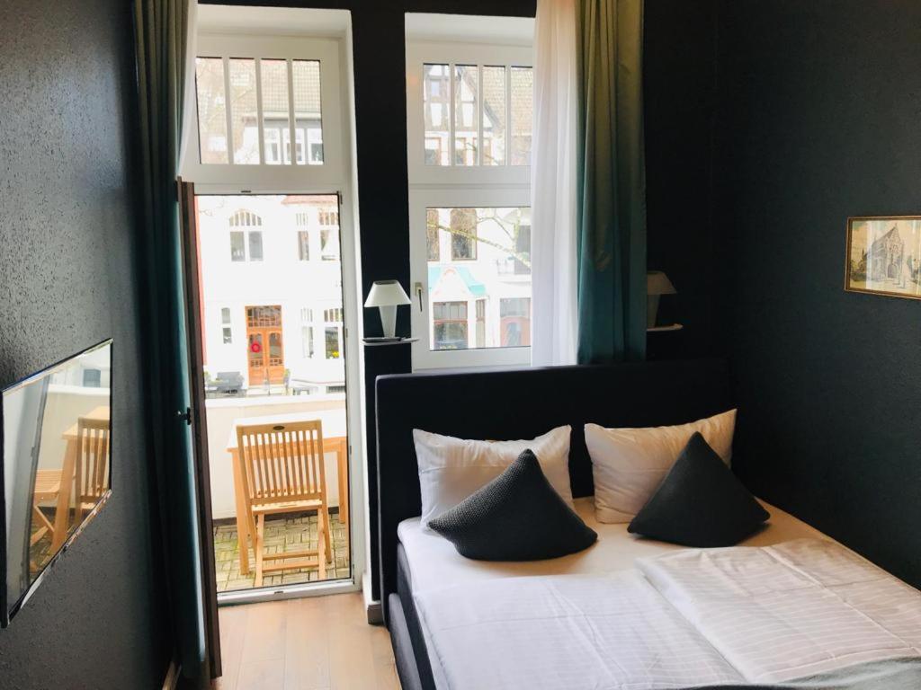 Double Room with Balcony - Photo 1