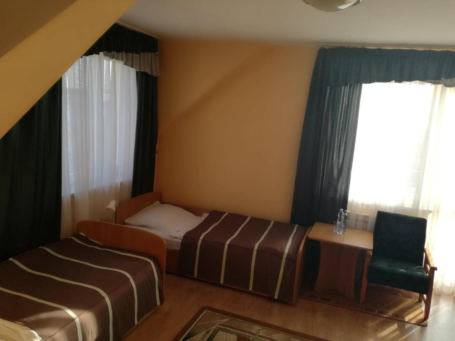 Double Room - Photo 5