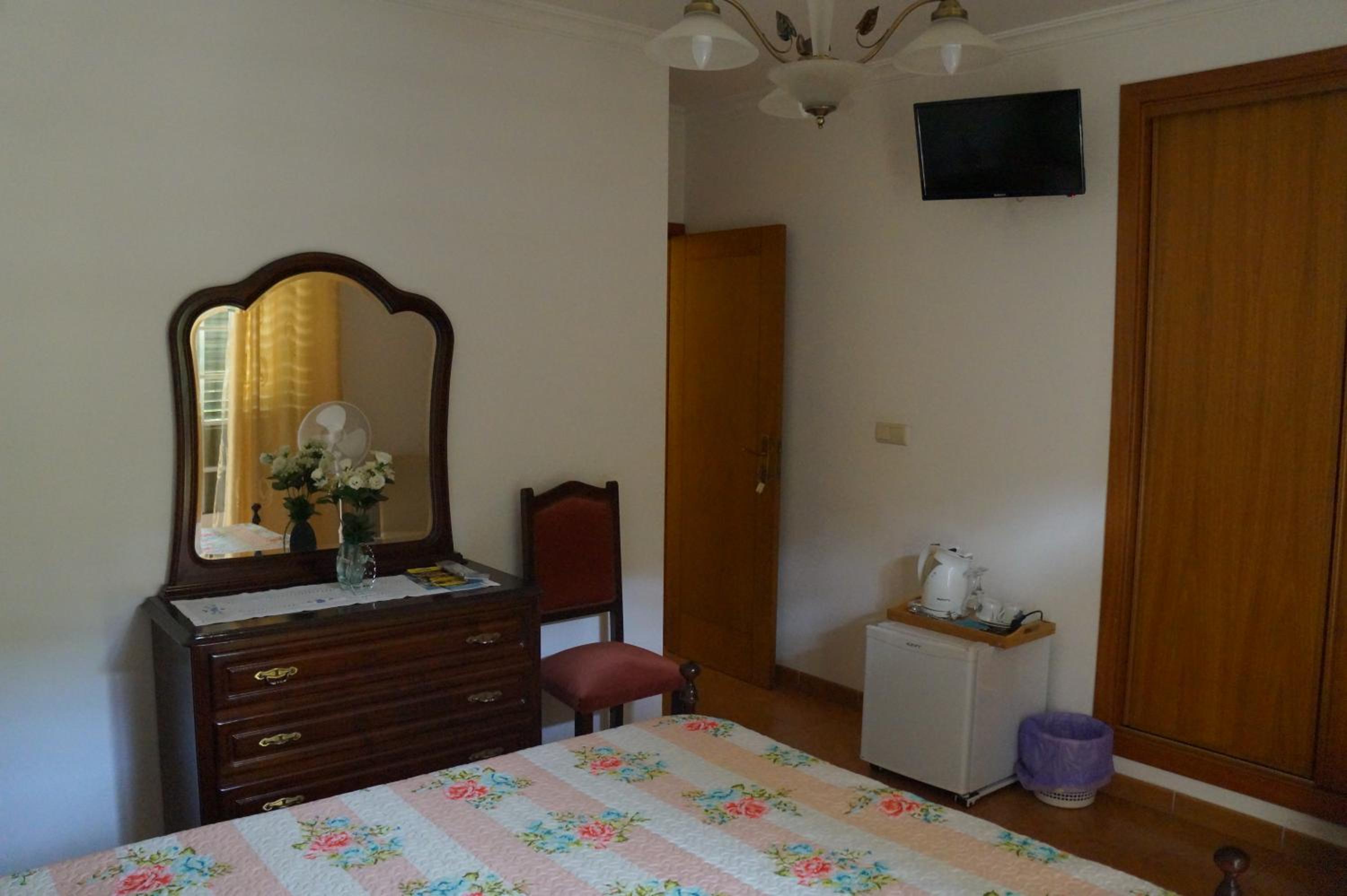 Suite with Balcony - Photo 3