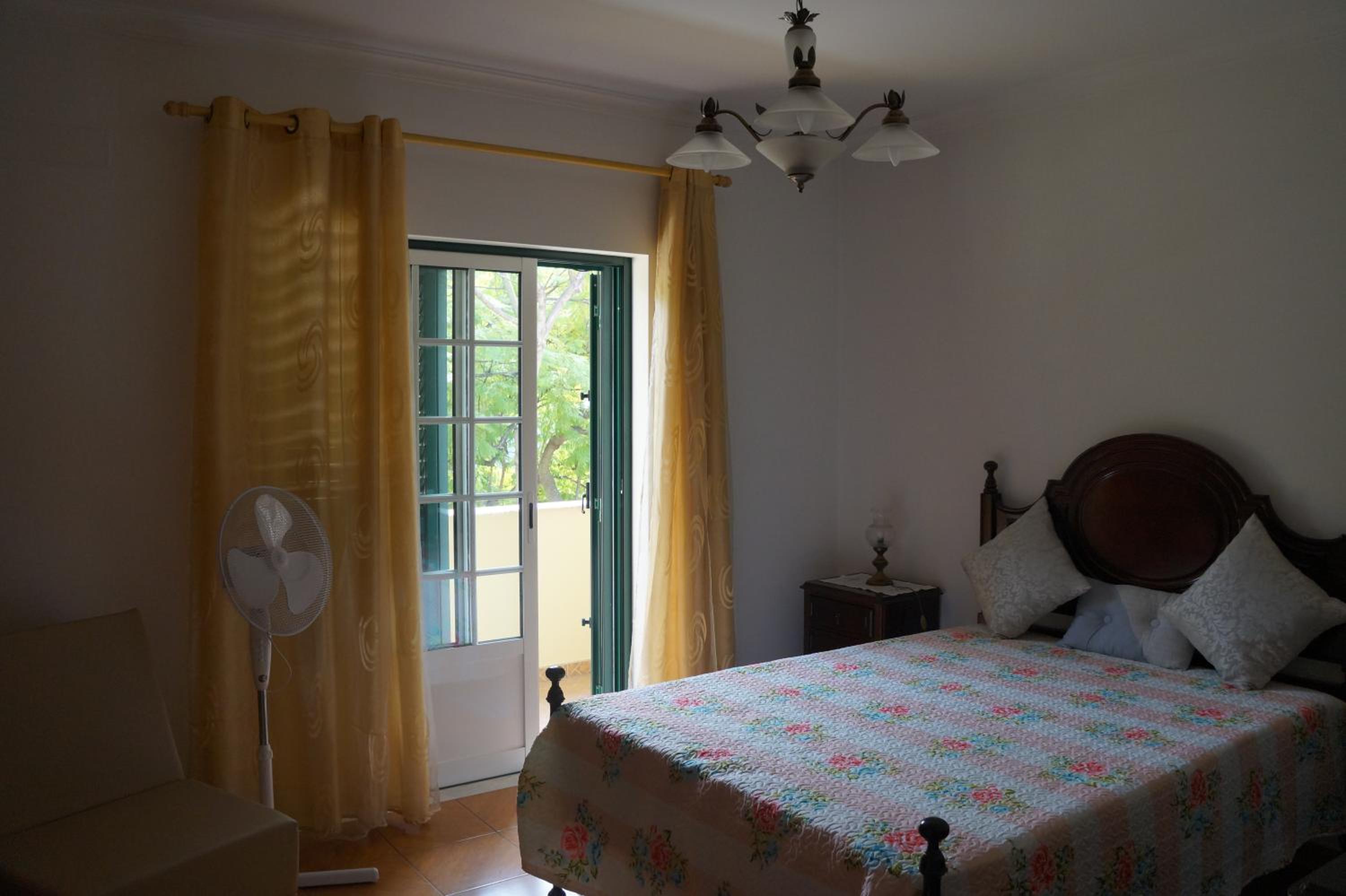 Suite with Balcony - Photo 4