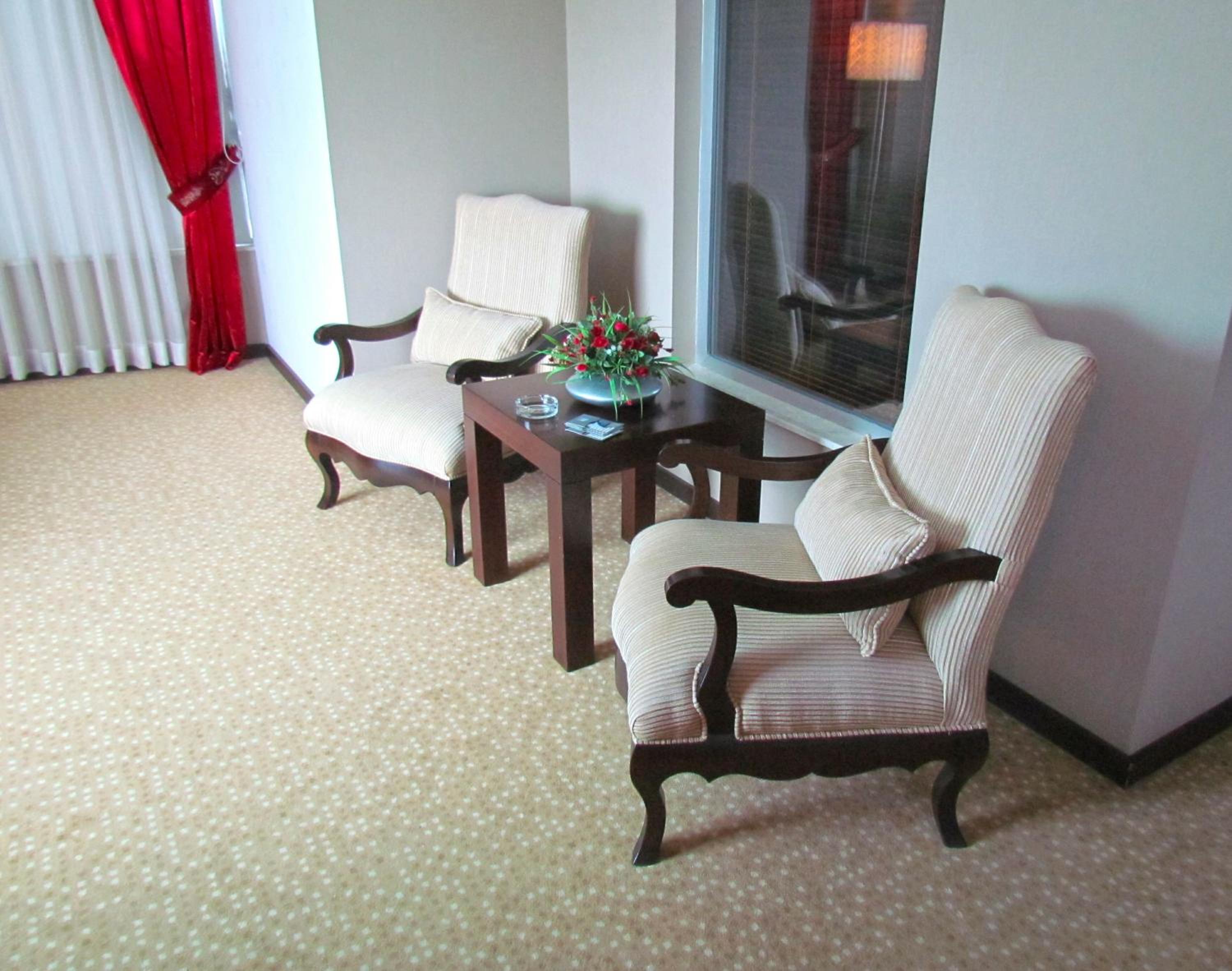 Suite with Hot Tub - Photo 10