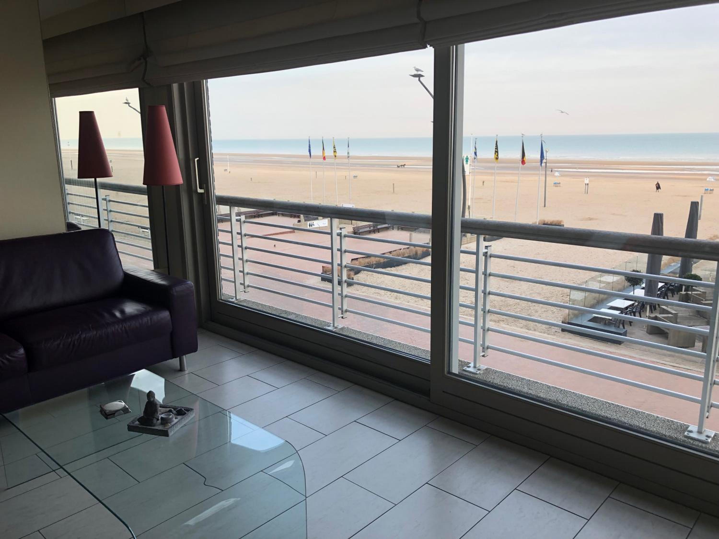 Apartment with Sea View - Photo 8
