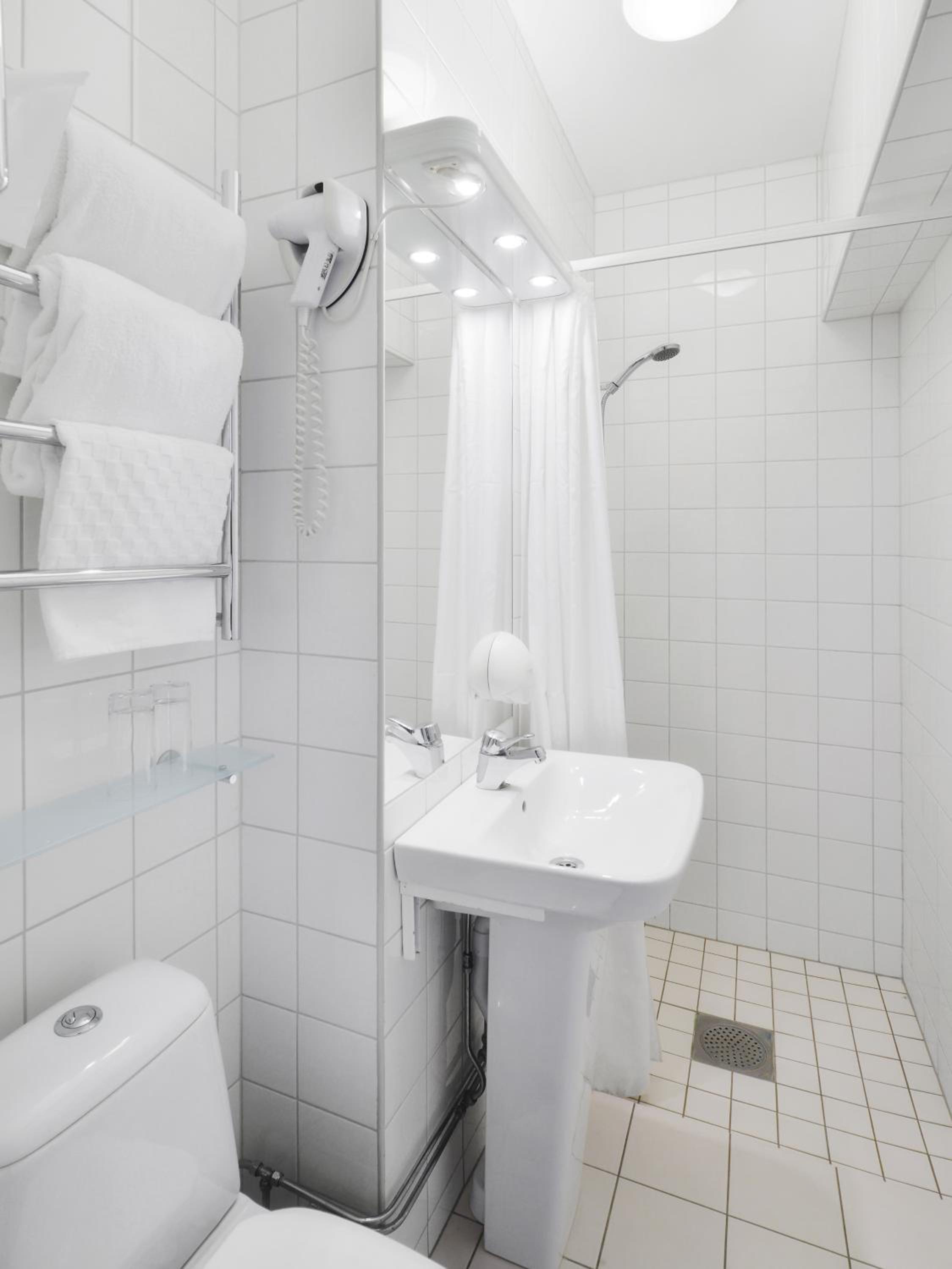 Small Double or Twin Room photo 2