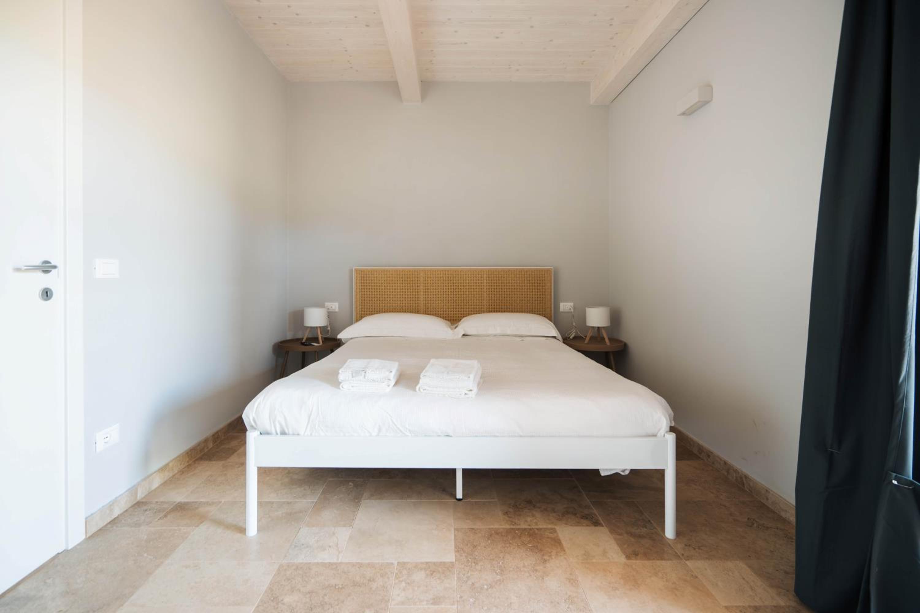 Deluxe One-Bedroom Apartment with Garden View photo 1