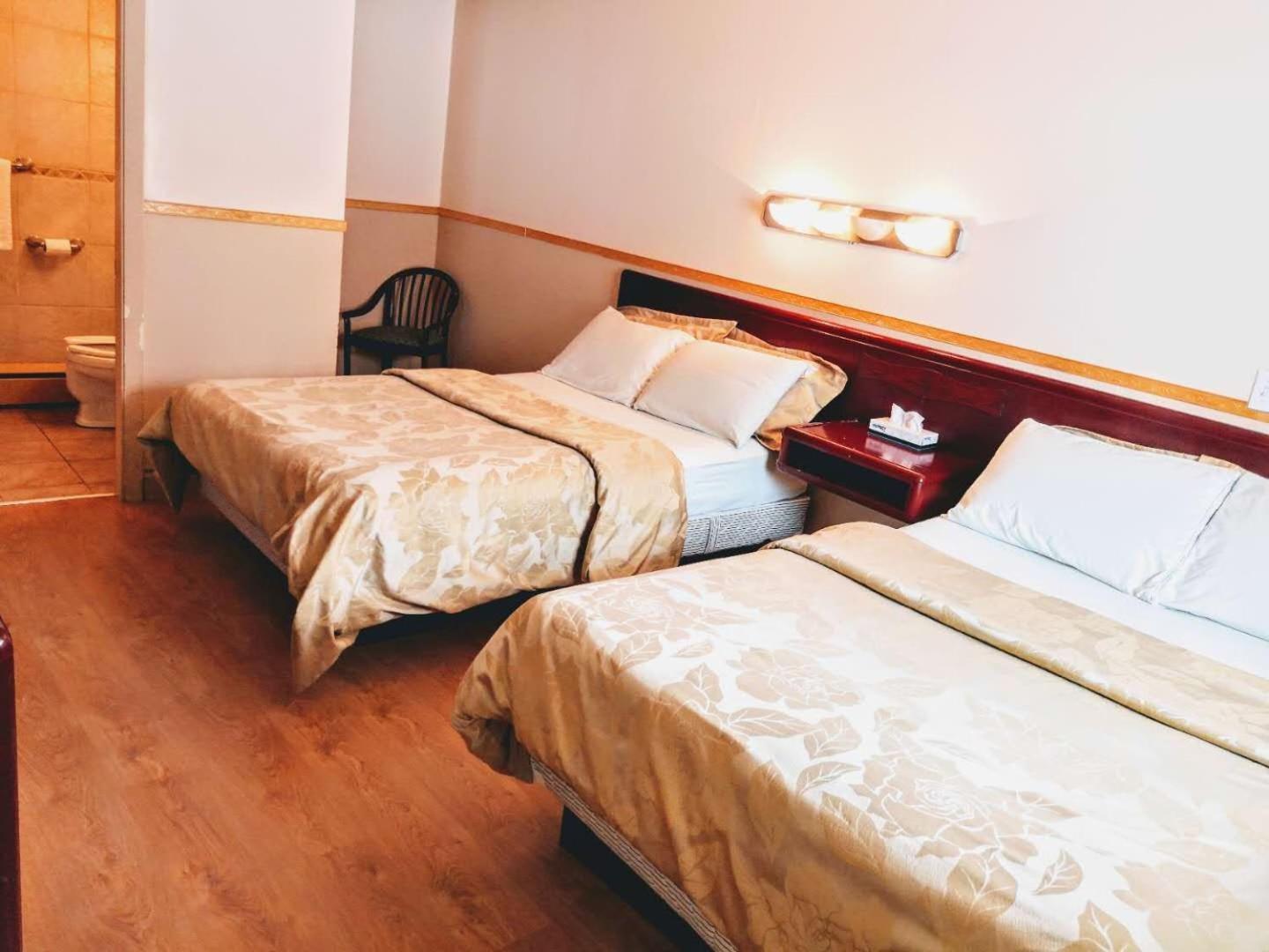 Economy Double Room with Two Double Beds photo 1