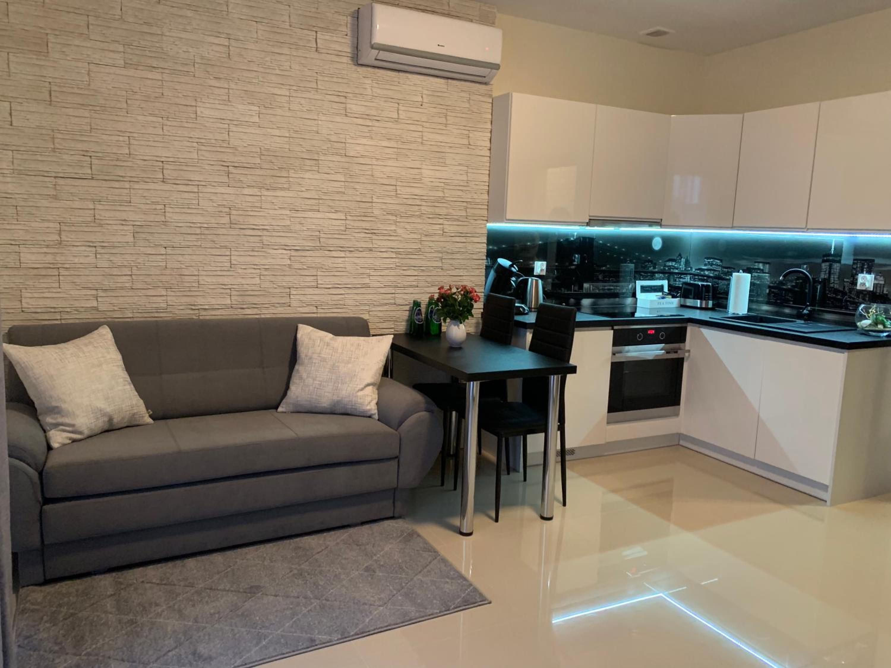 Apartment photo 2