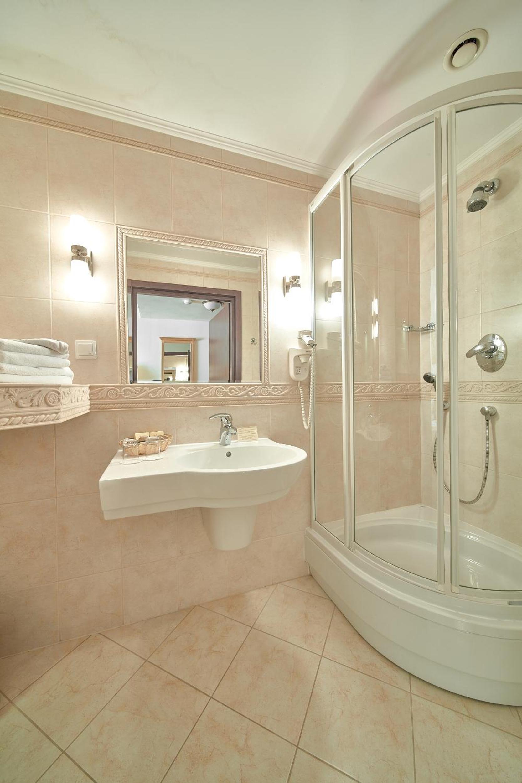 Double Room with Extra Bed - Photo 4