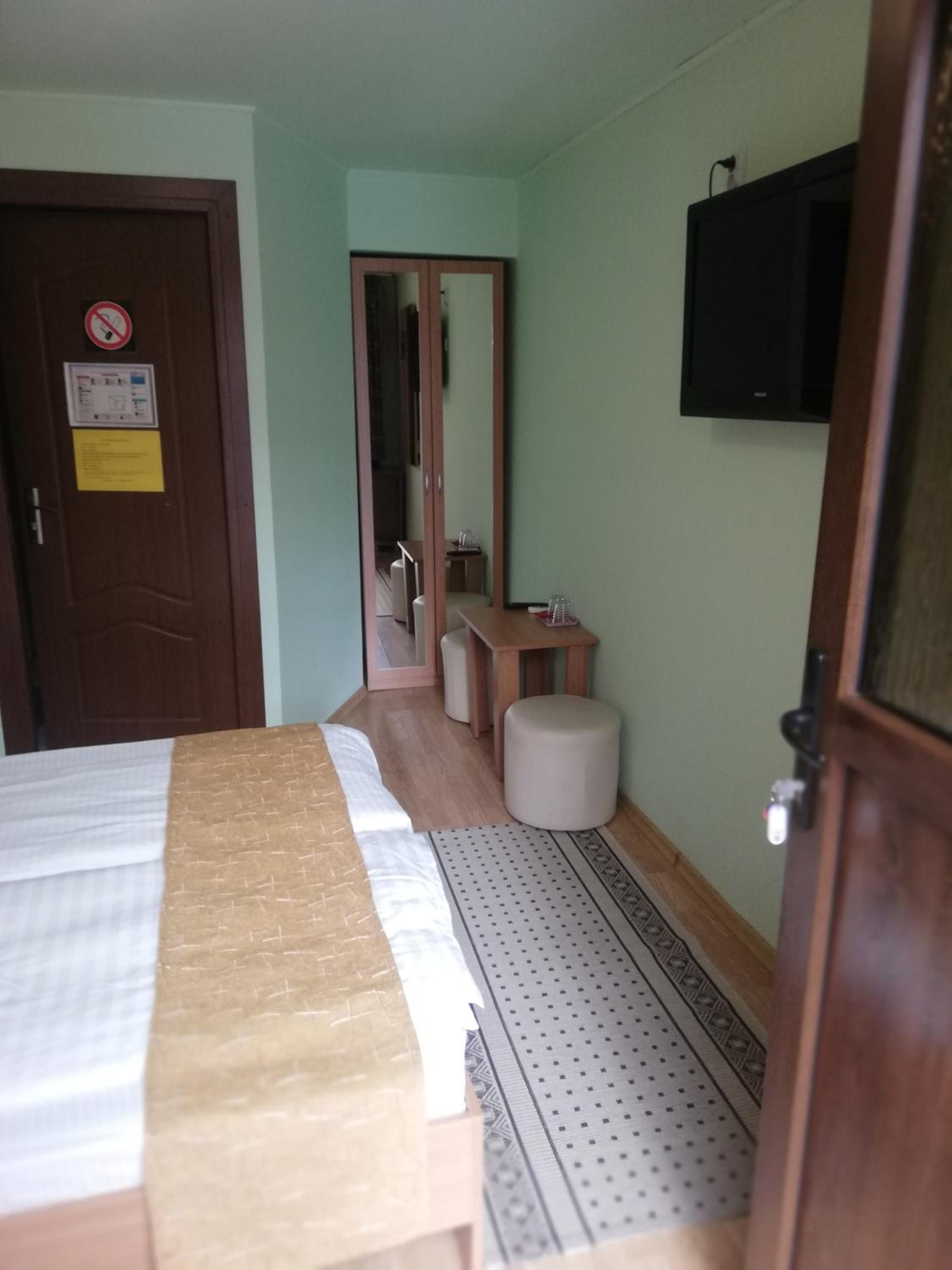 Economy Double Room - Photo 6