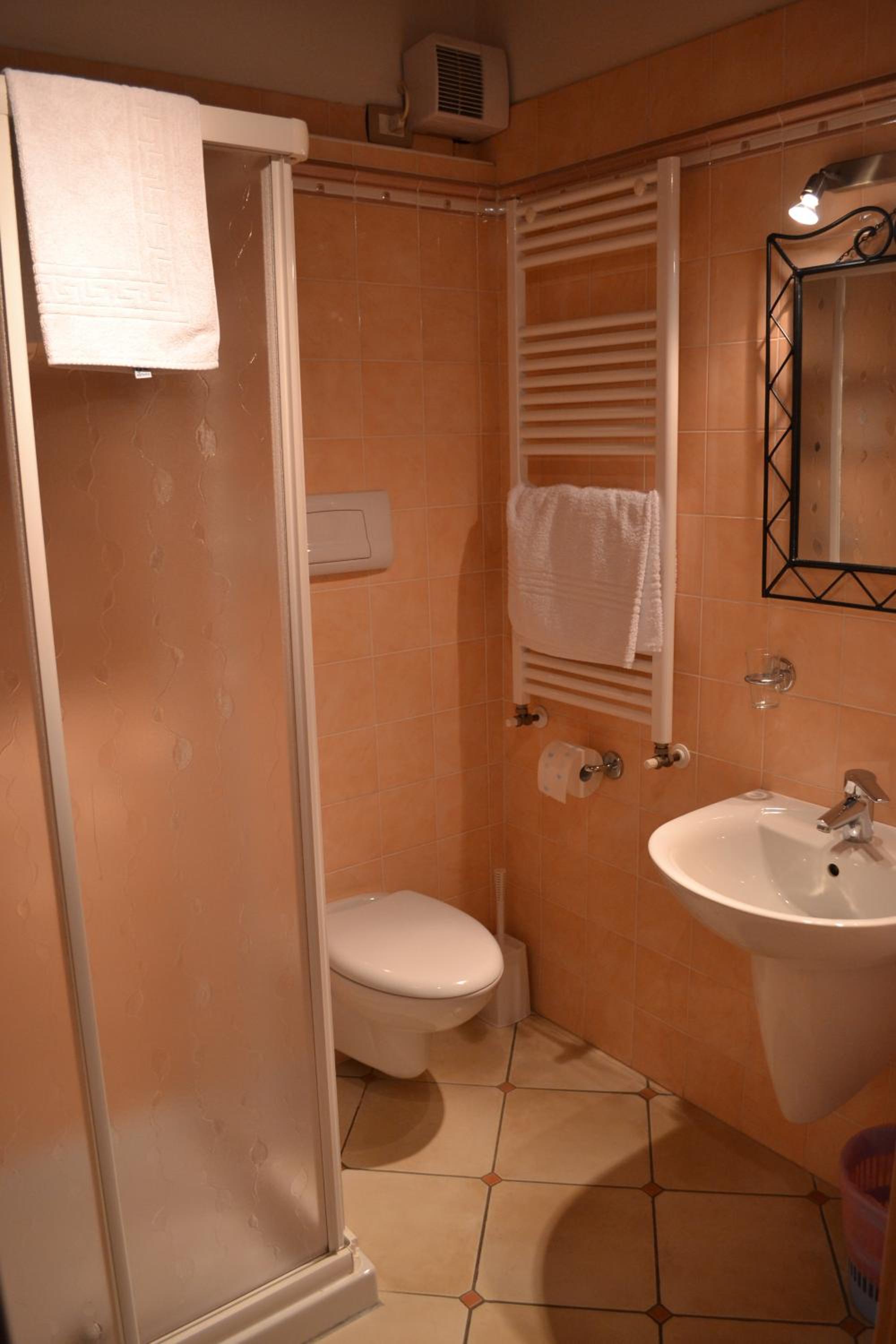 Single Room photo 3