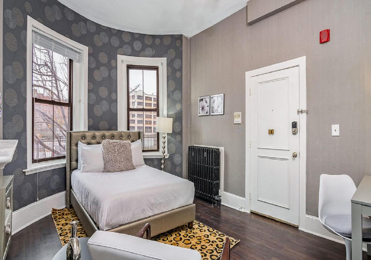 Standard Double Room with Shared Bathroom photo 3
