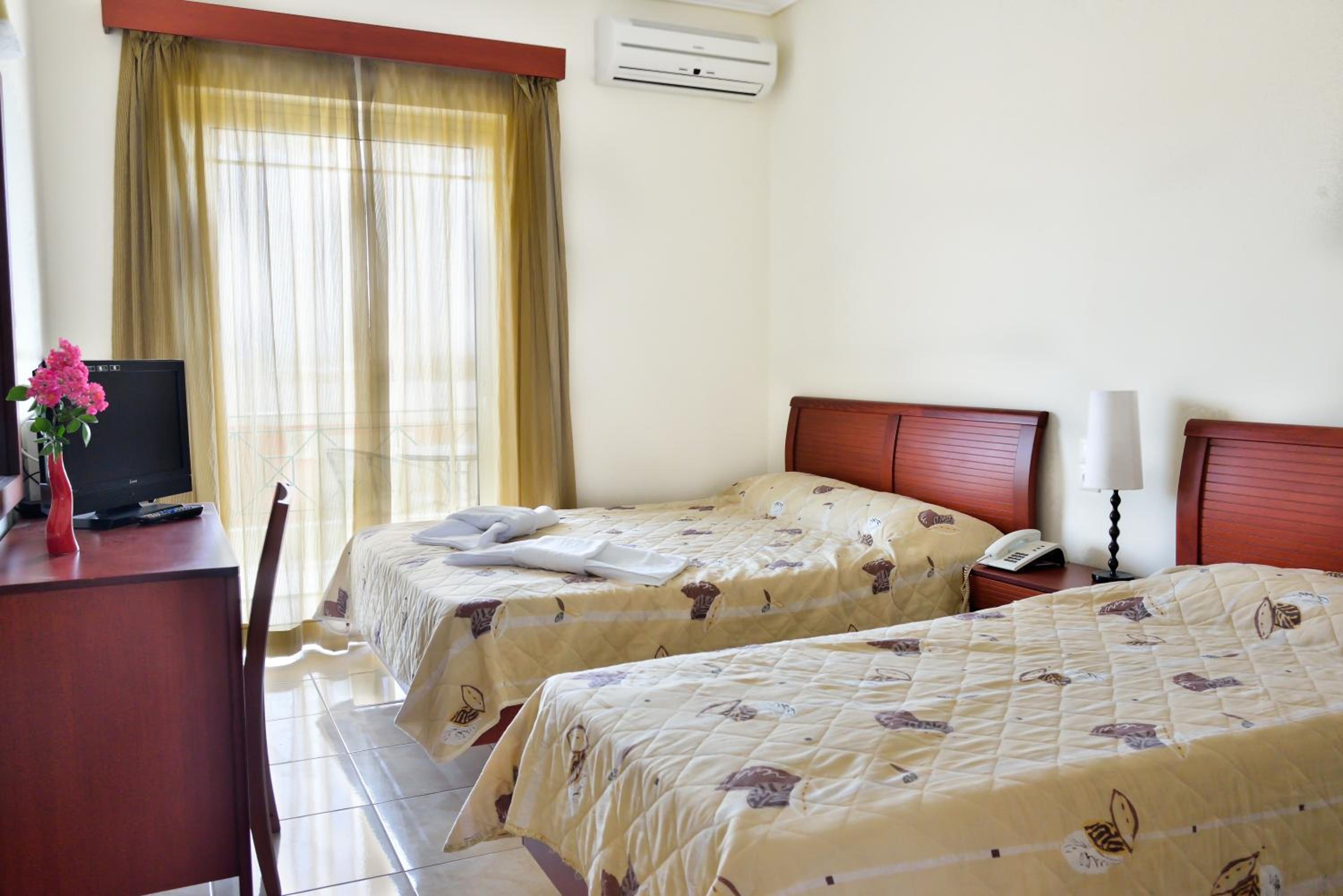 Studio with Sea View (2 Adults) photo 3