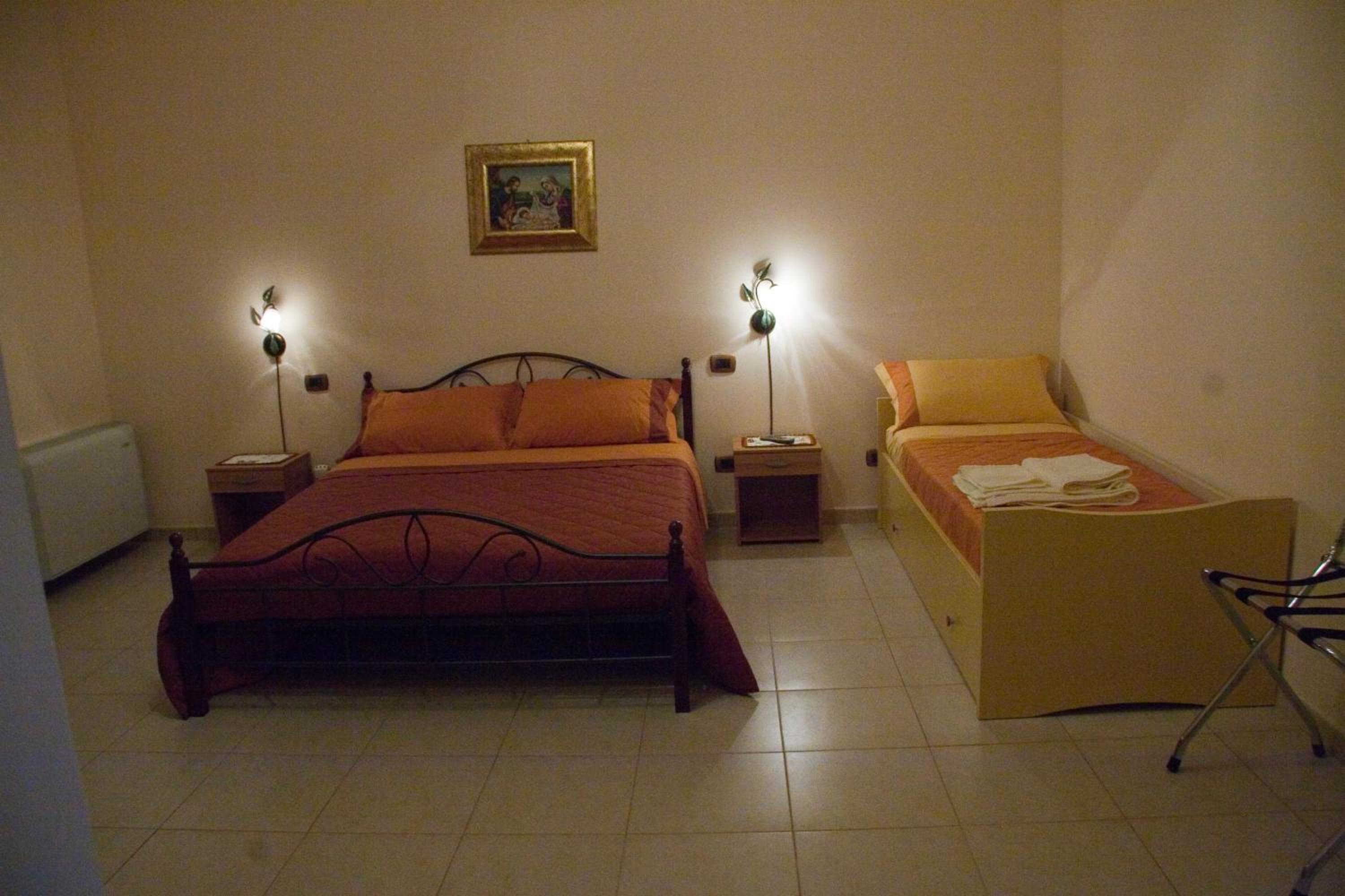 Triple Room with Terrace photo 3
