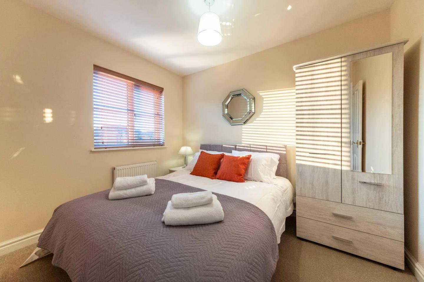 Three-Bedroom House photo 1