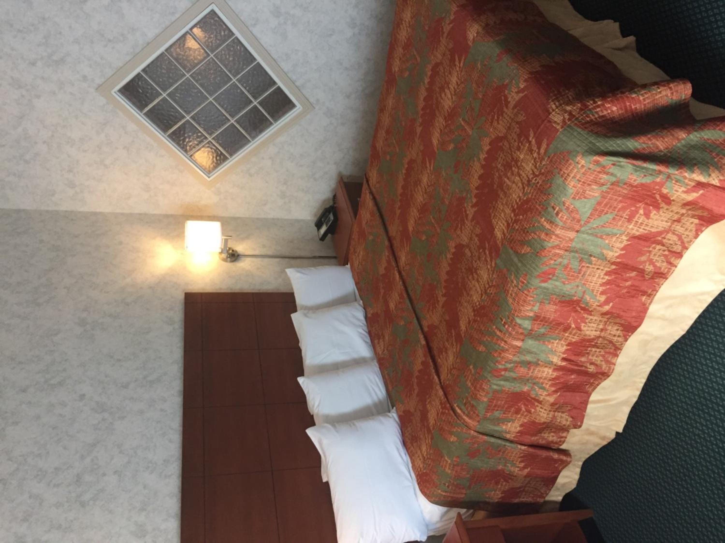 Luxury King Room at Miners Inn in Mariposa