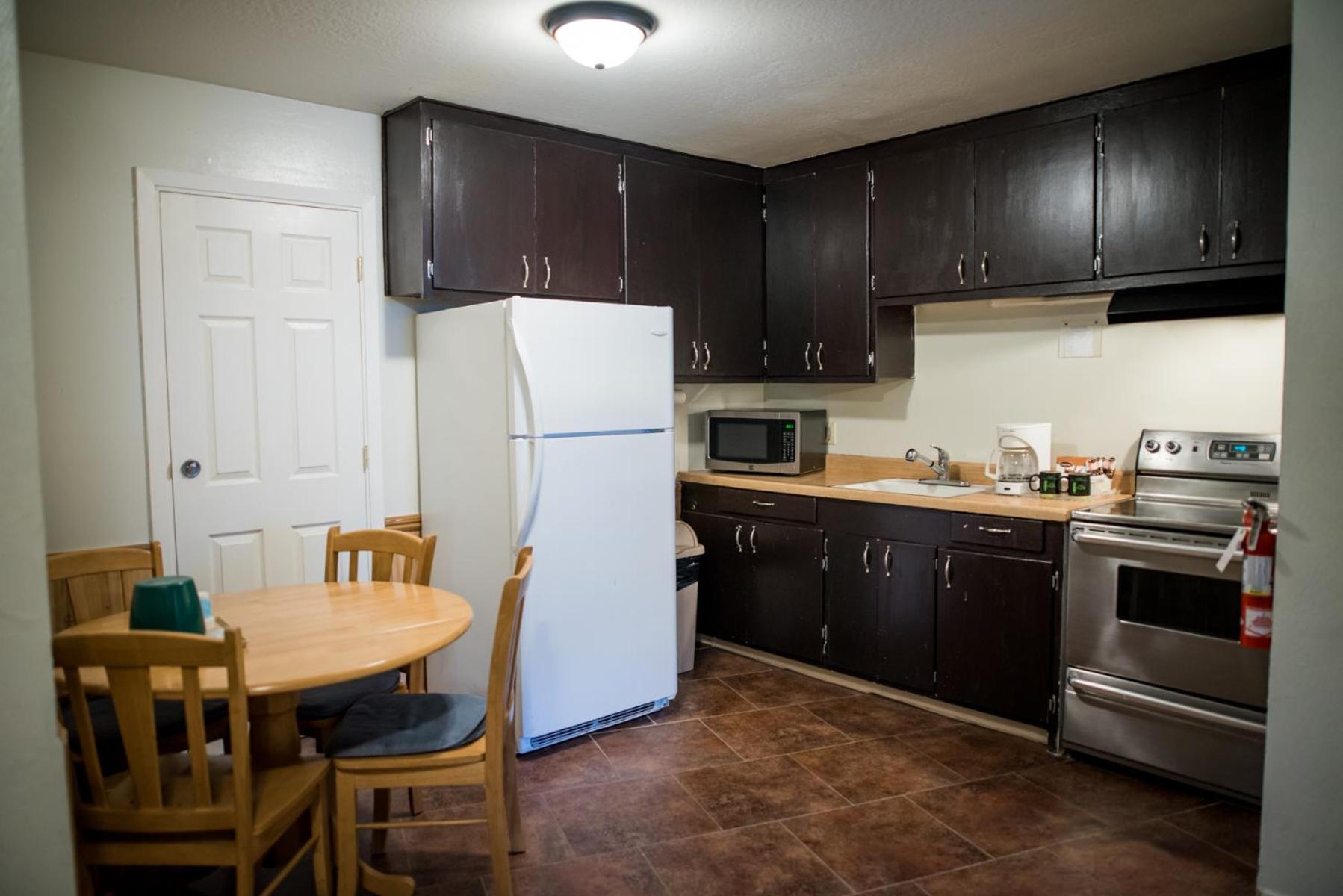 Two-Bedroom Apartment - Photo 2