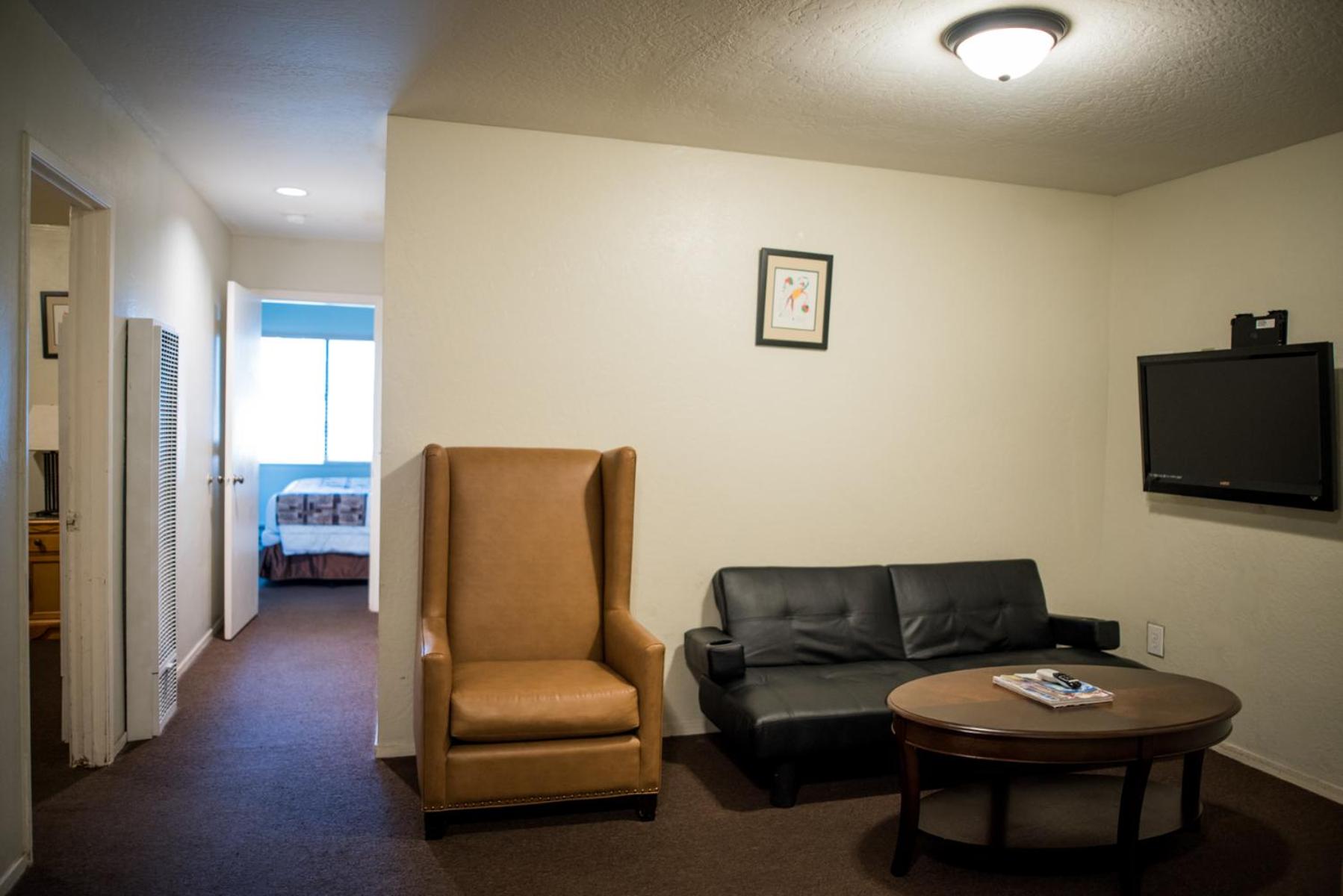 Two-Bedroom Apartment - Photo 10