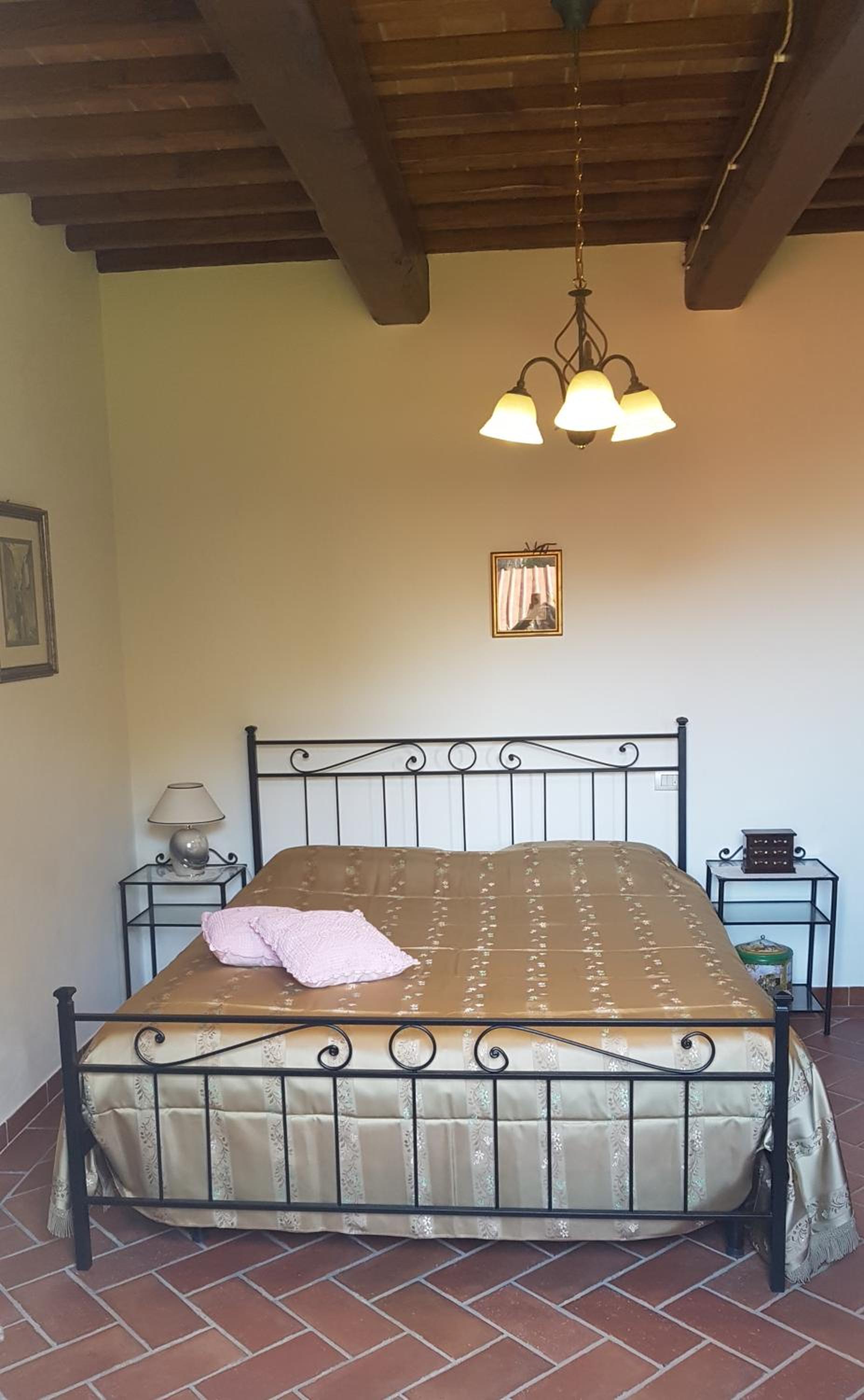 Double Room with Private Bathroom - Photo 2