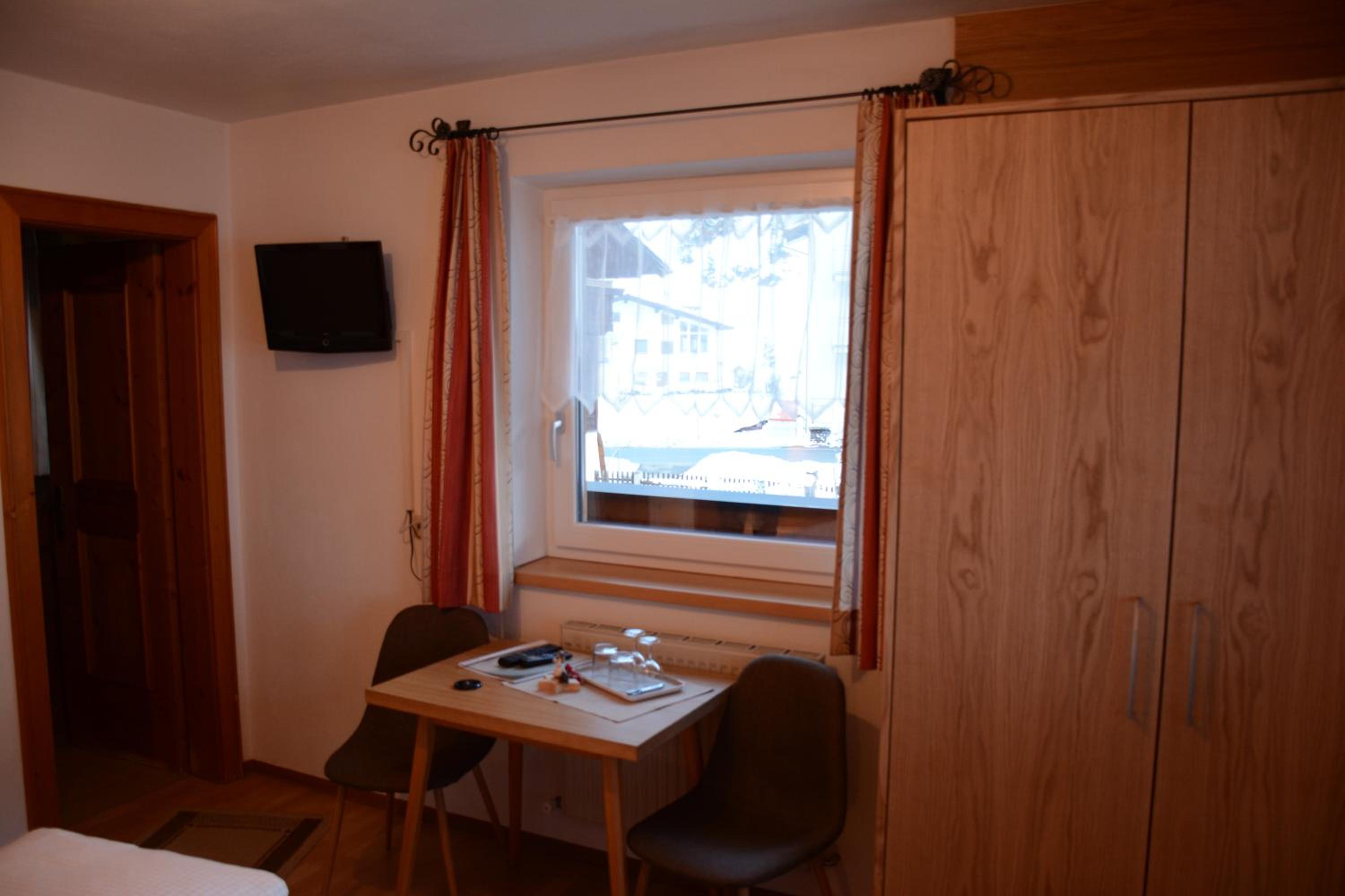 Double Room with Balcony photo 2
