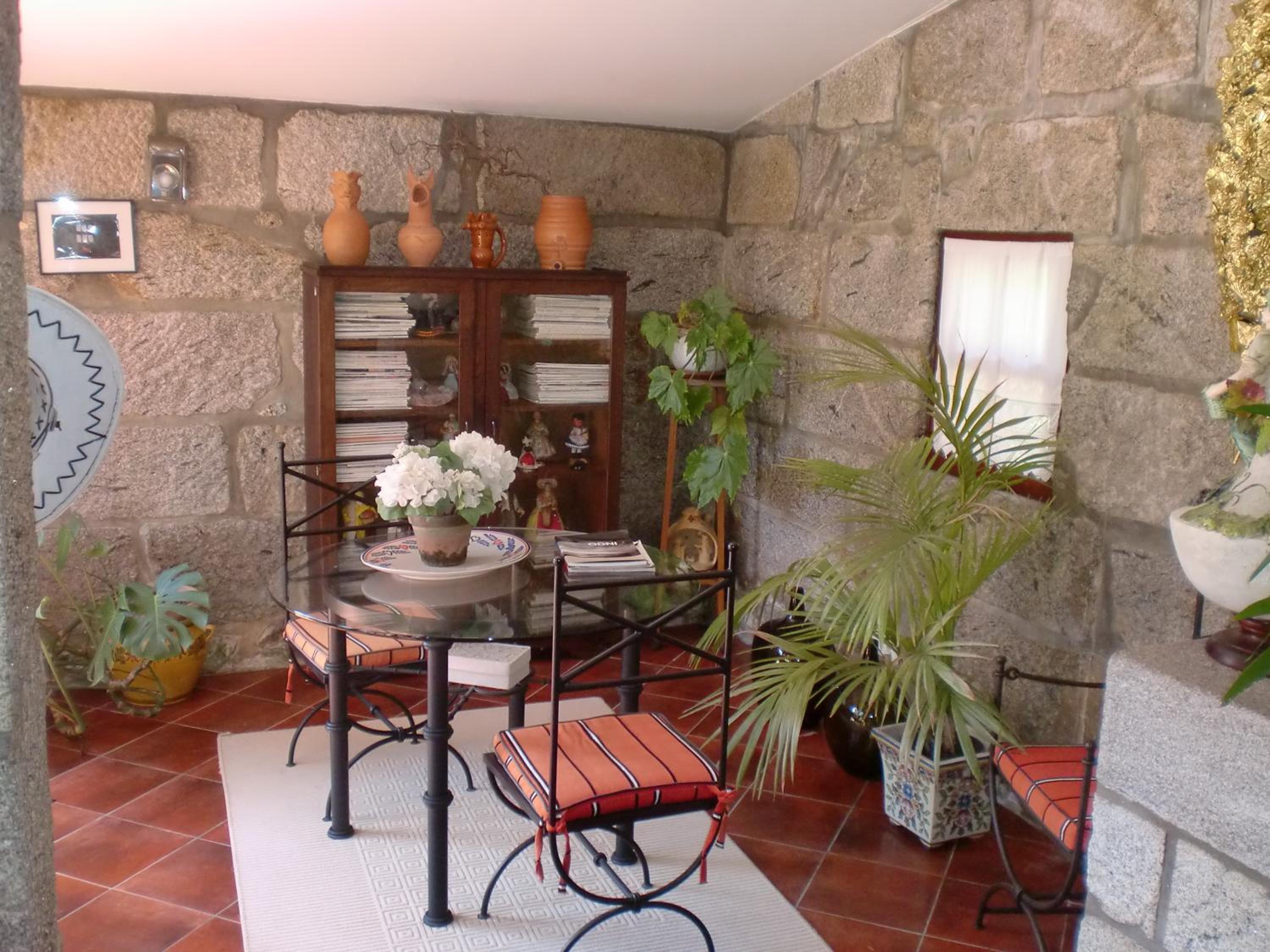Suite - Photo 25