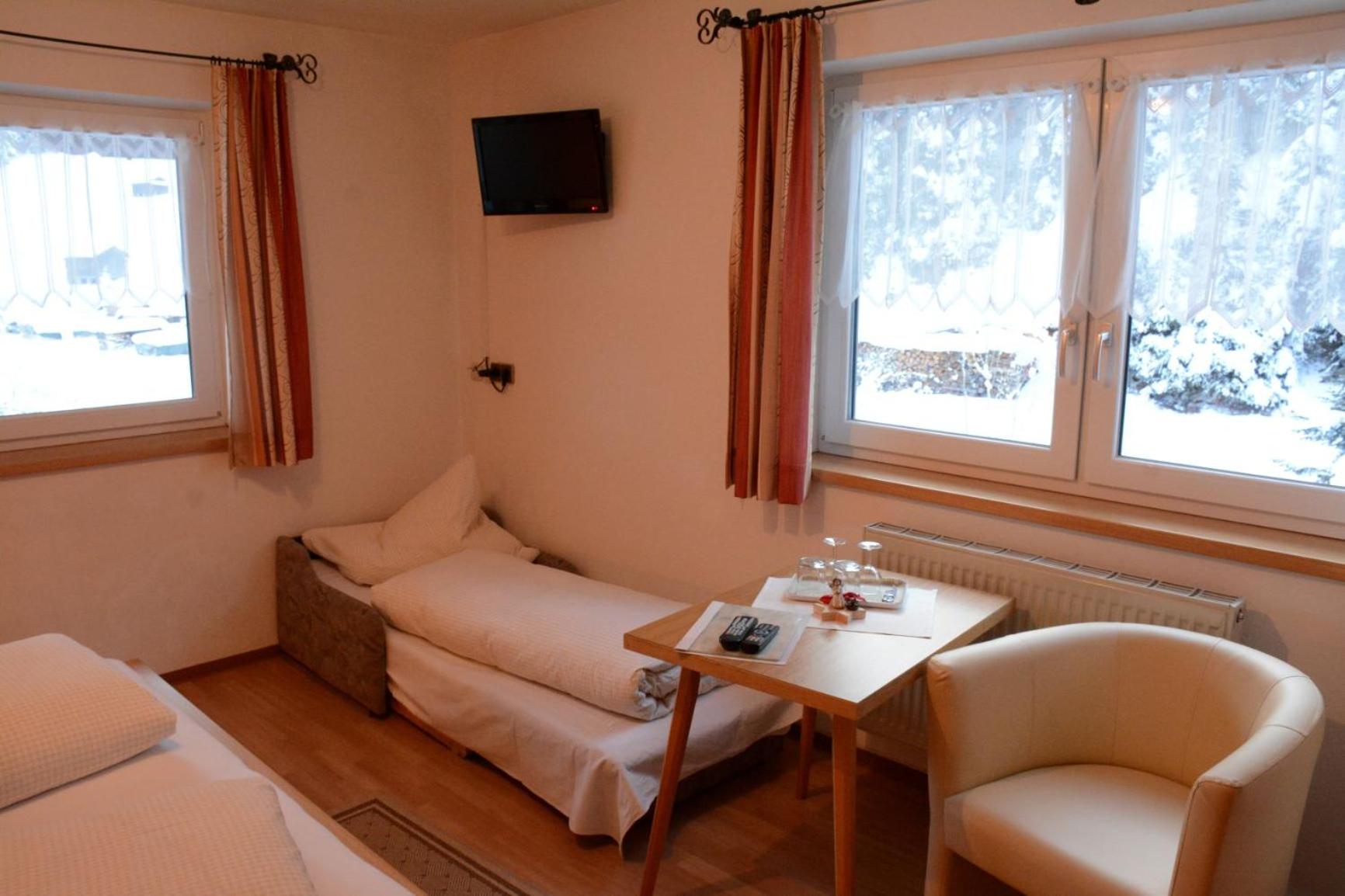 Double Room with Extra Bed photo 3