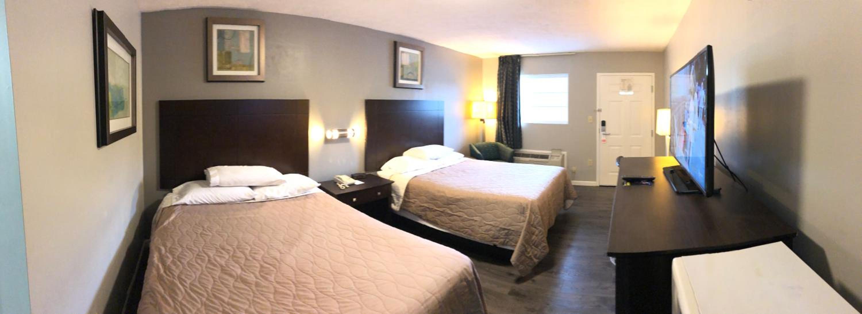 Standard Double Room with Two Double Beds - Photo 9