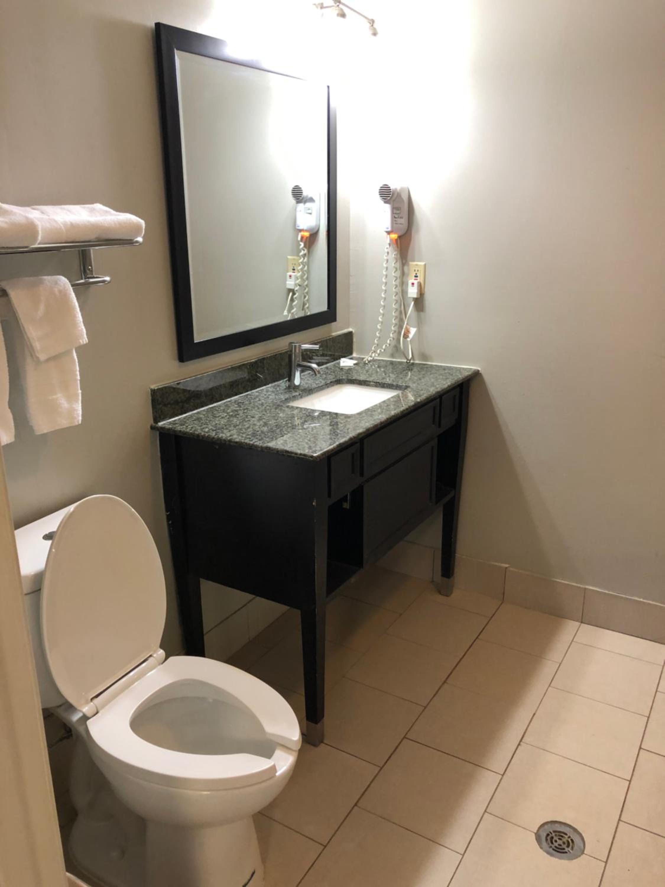 King Room with Spa Bath - Photo 4