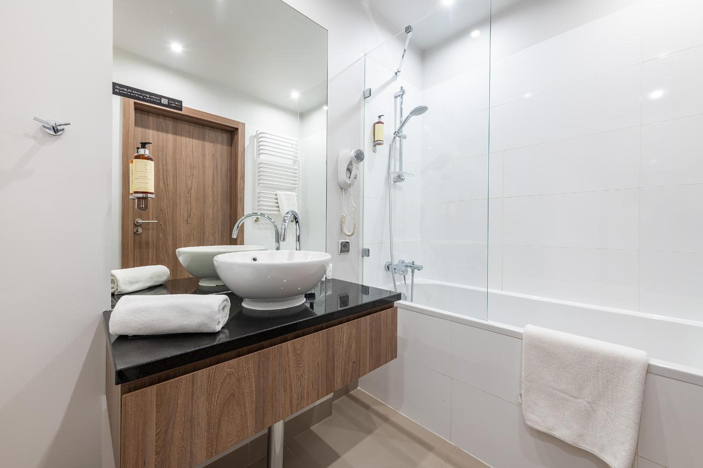 One-Bedroom Apartment - Photo 4