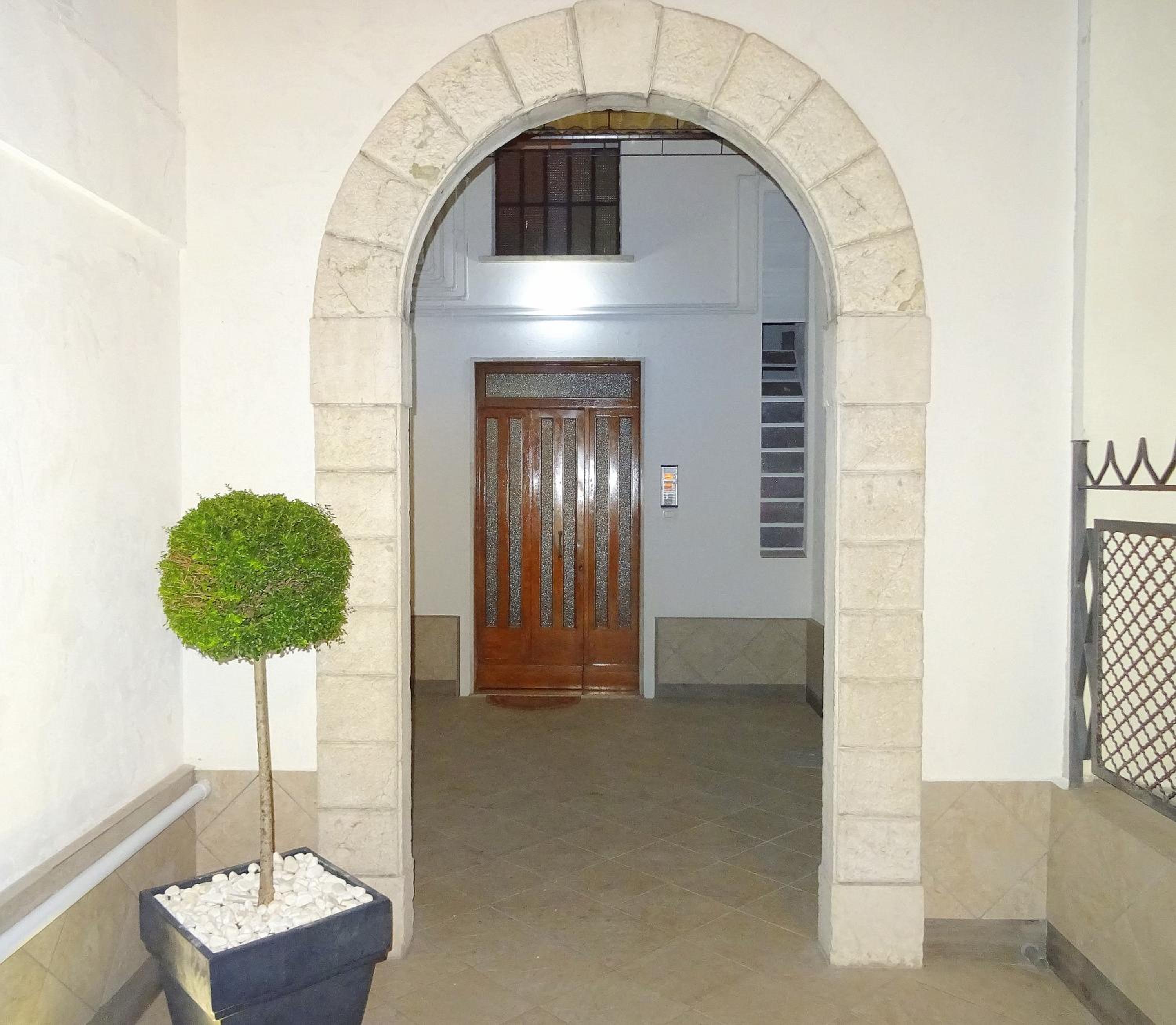 One-Bedroom House - Photo 6