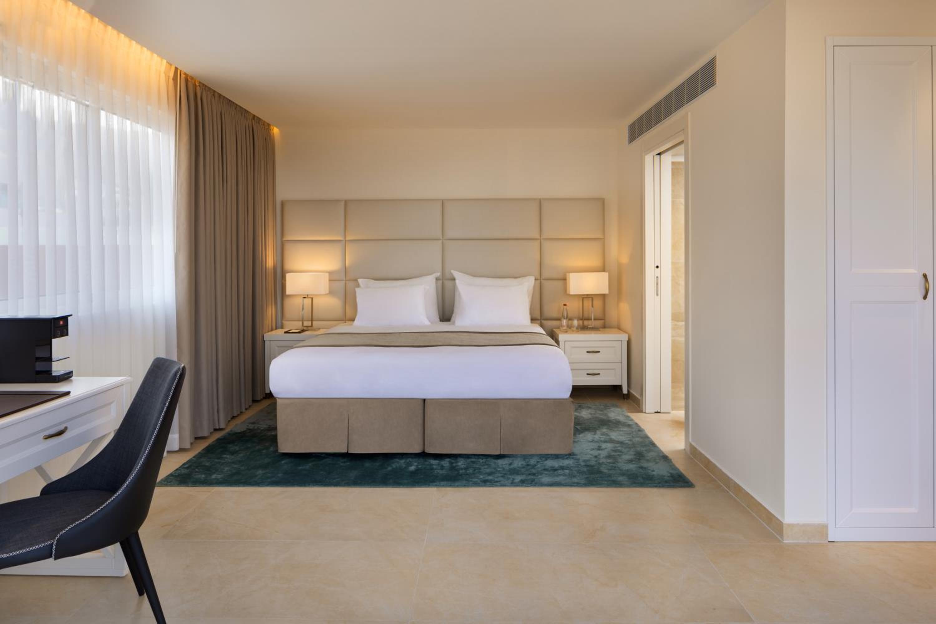 Premium Double Room with Sea View - Photo 6