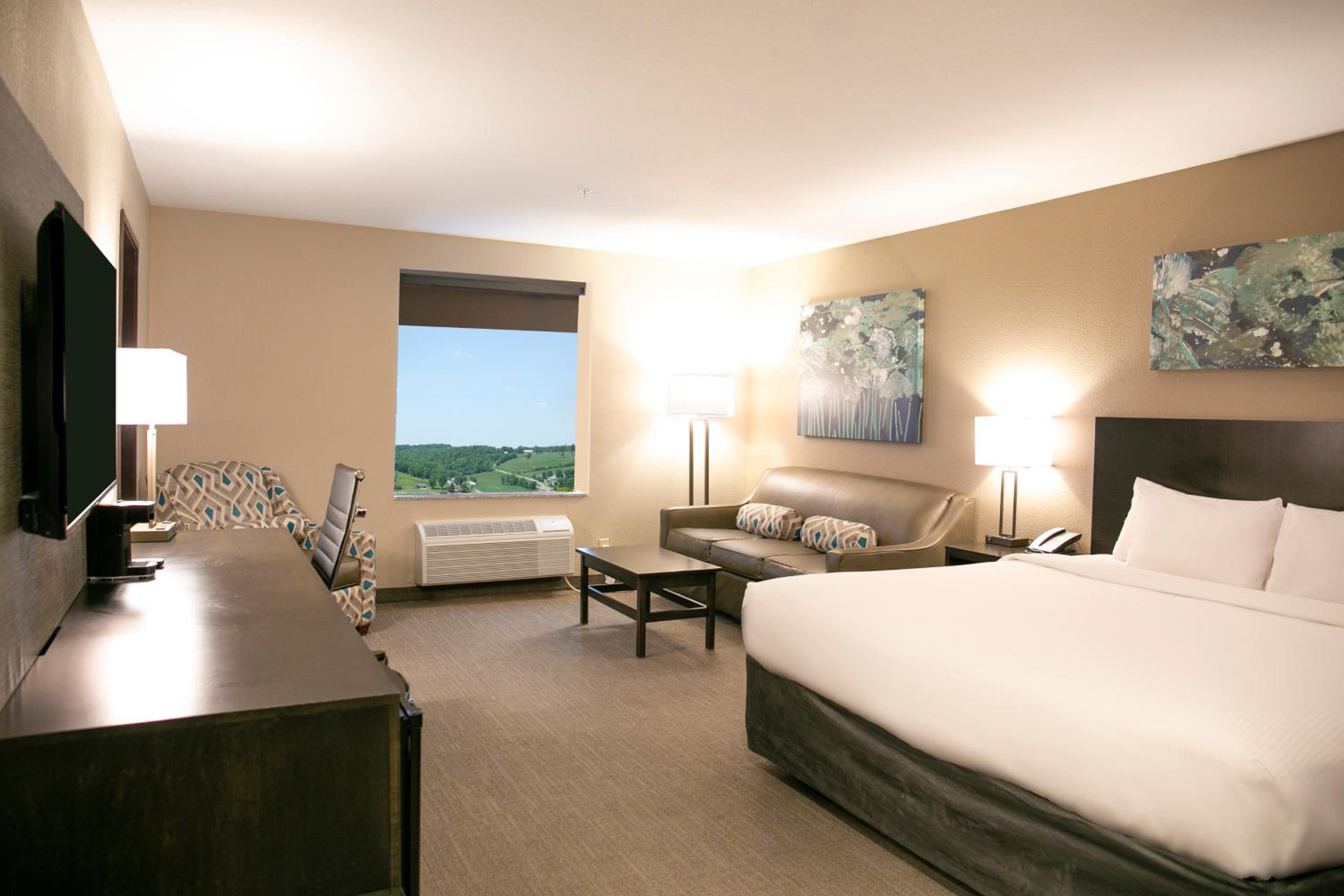 King Suite with Spa Bath photo 1