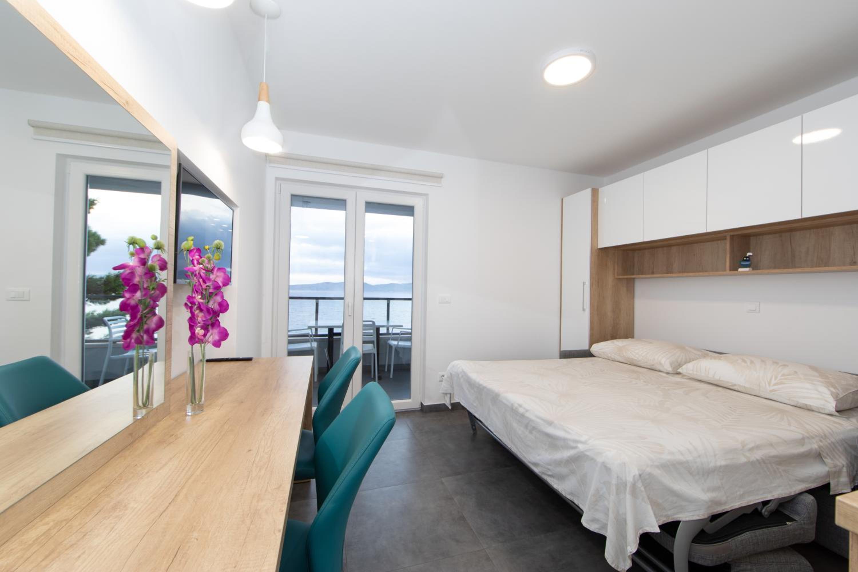 Studio Apartment with Sea View photo 3