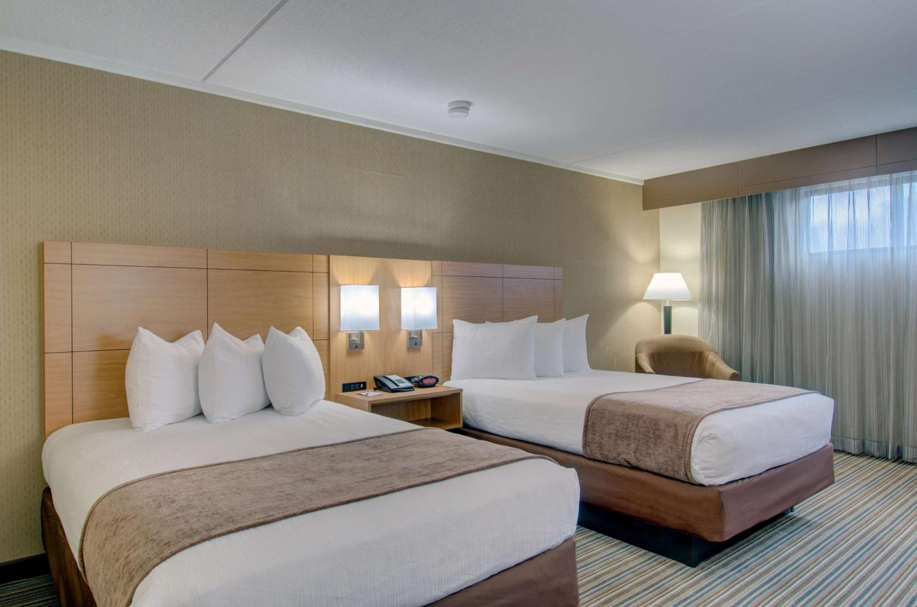 Double Room with Two Double Beds and Partial View - Non-Smoking - Photo 10