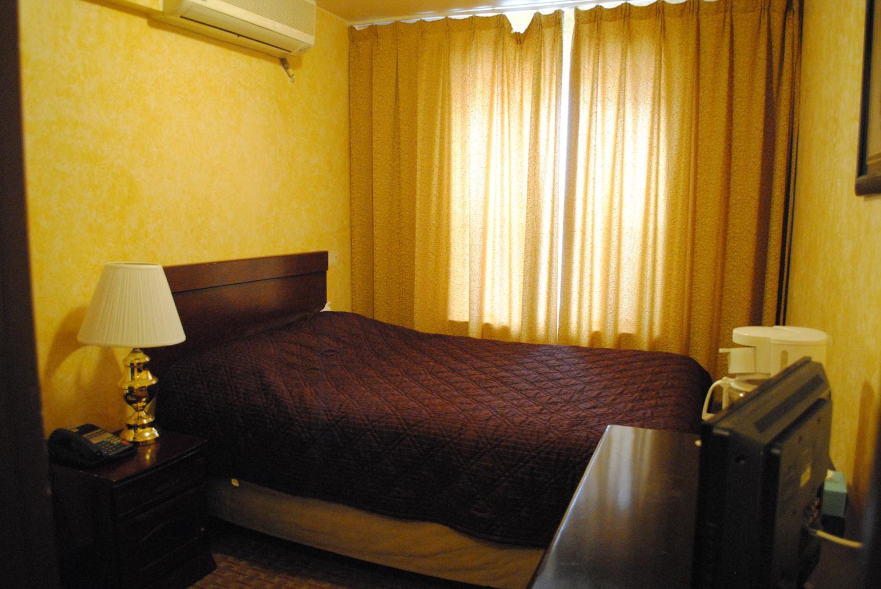 Suite - Photo 1