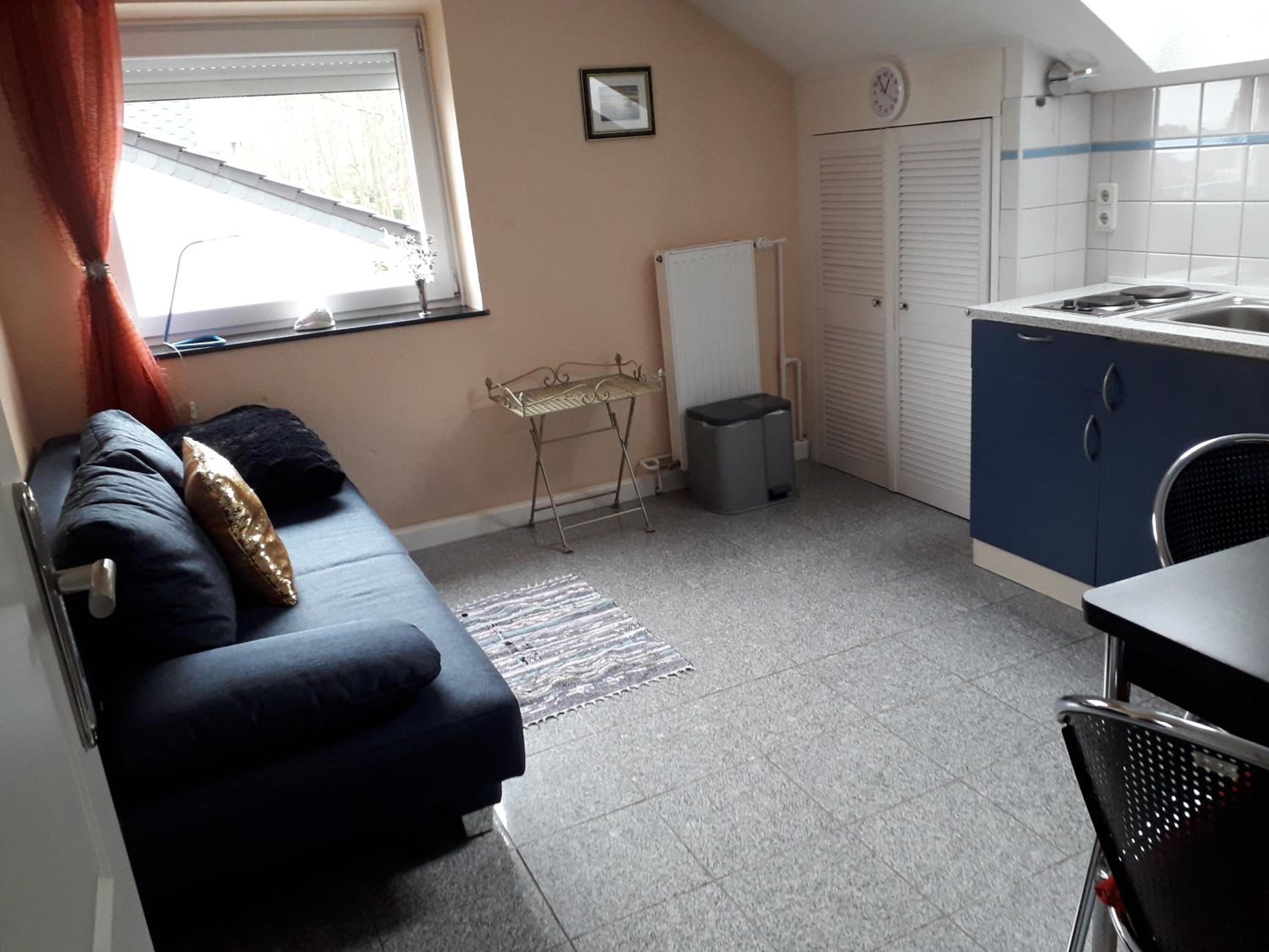 Small One-Bedroom Apartment - 2 - Photo 7