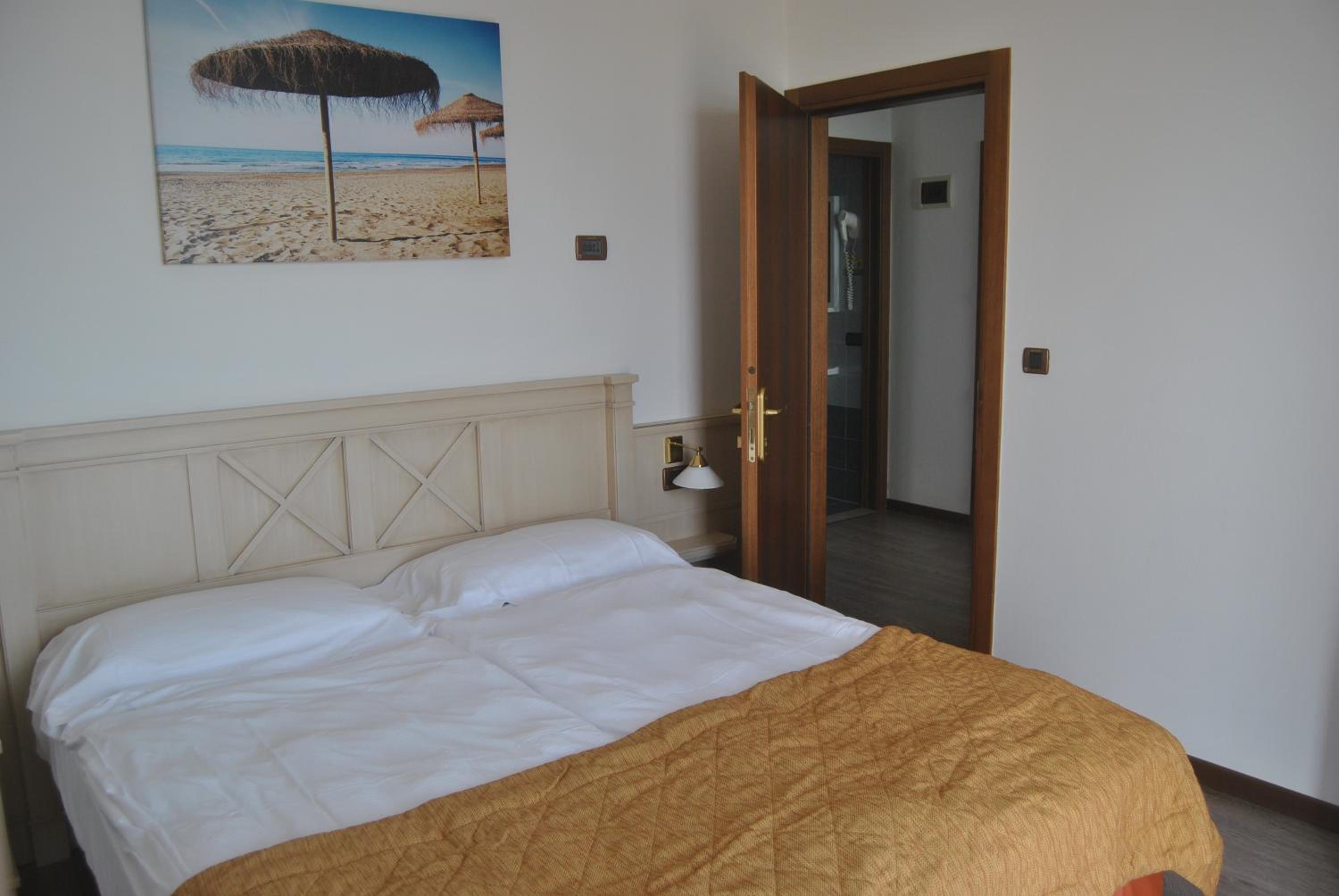 Suite with Sea View (4 Adults) photo 3