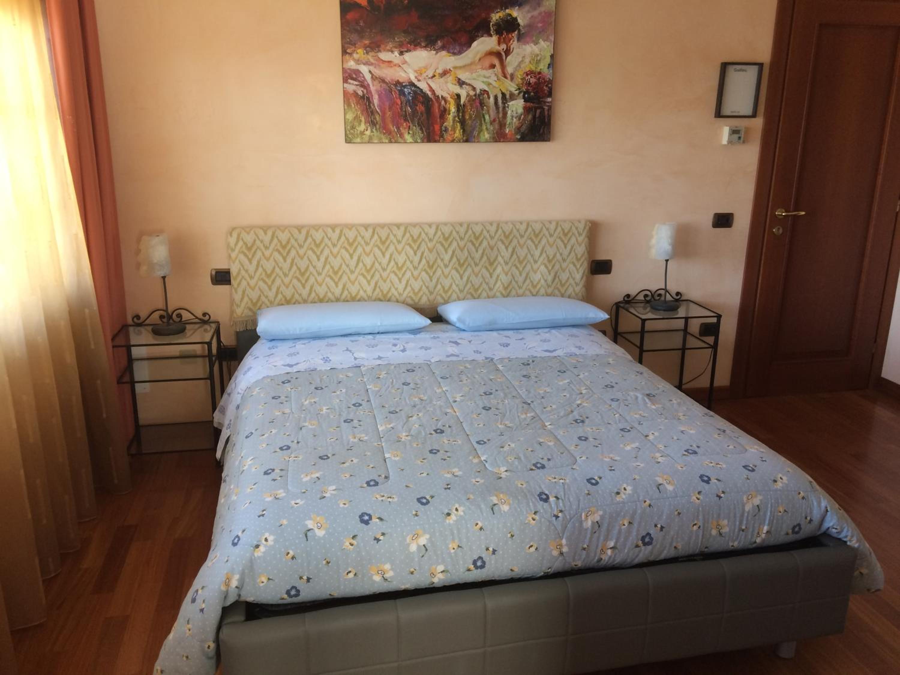 Double Room with Private Bathroom photo 1