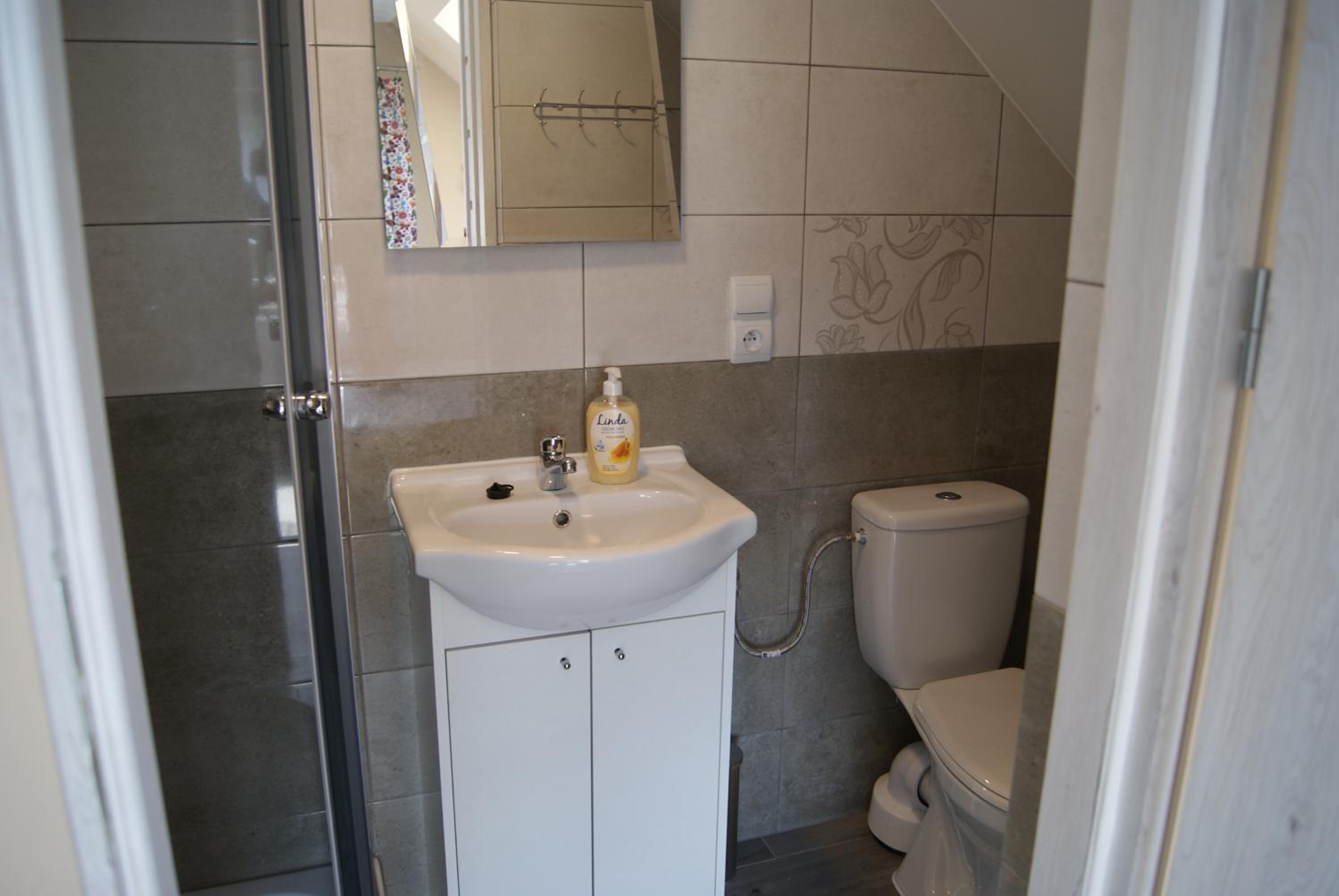 Double Room - Photo 10