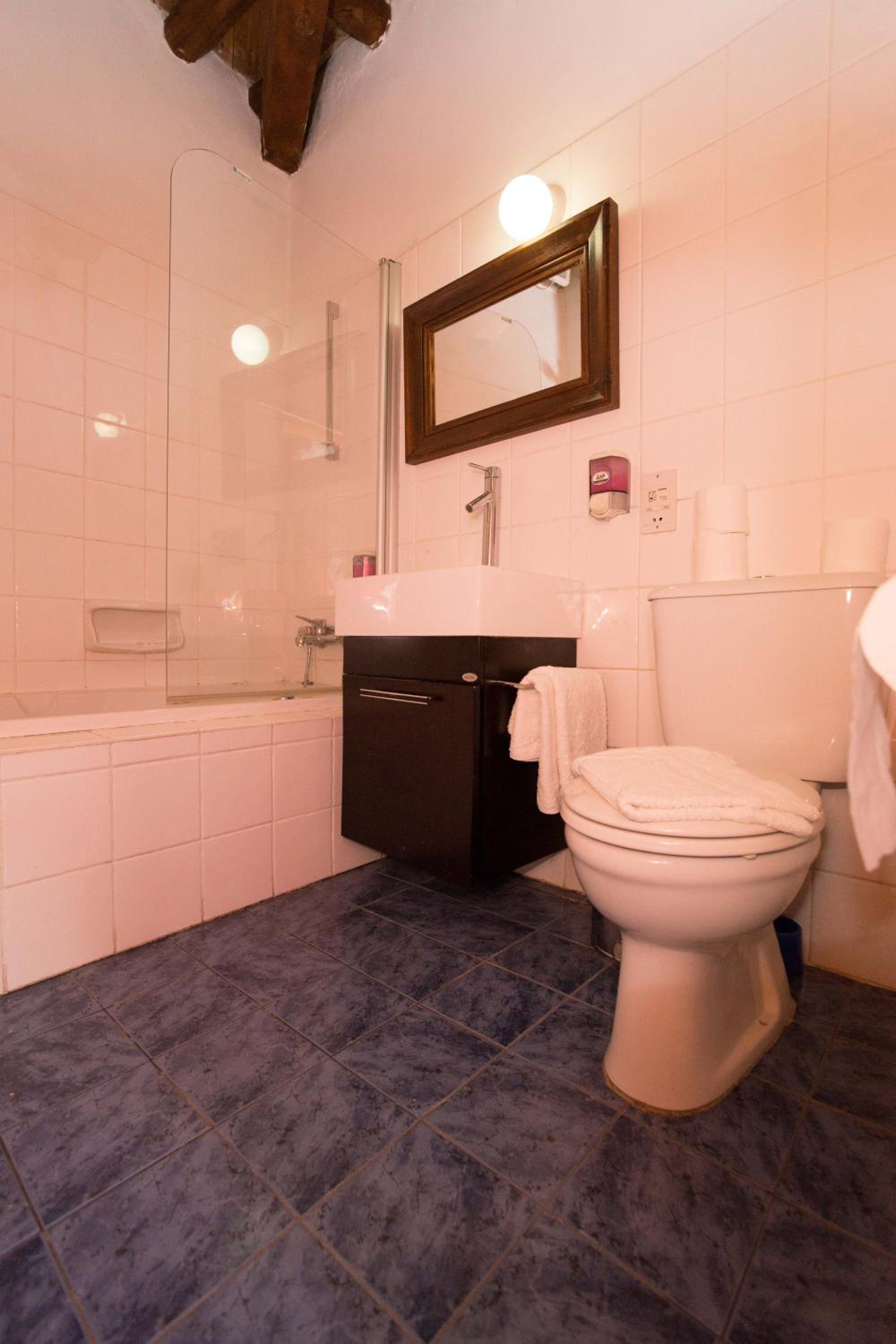 Double room with Single Spa Bath photo 2
