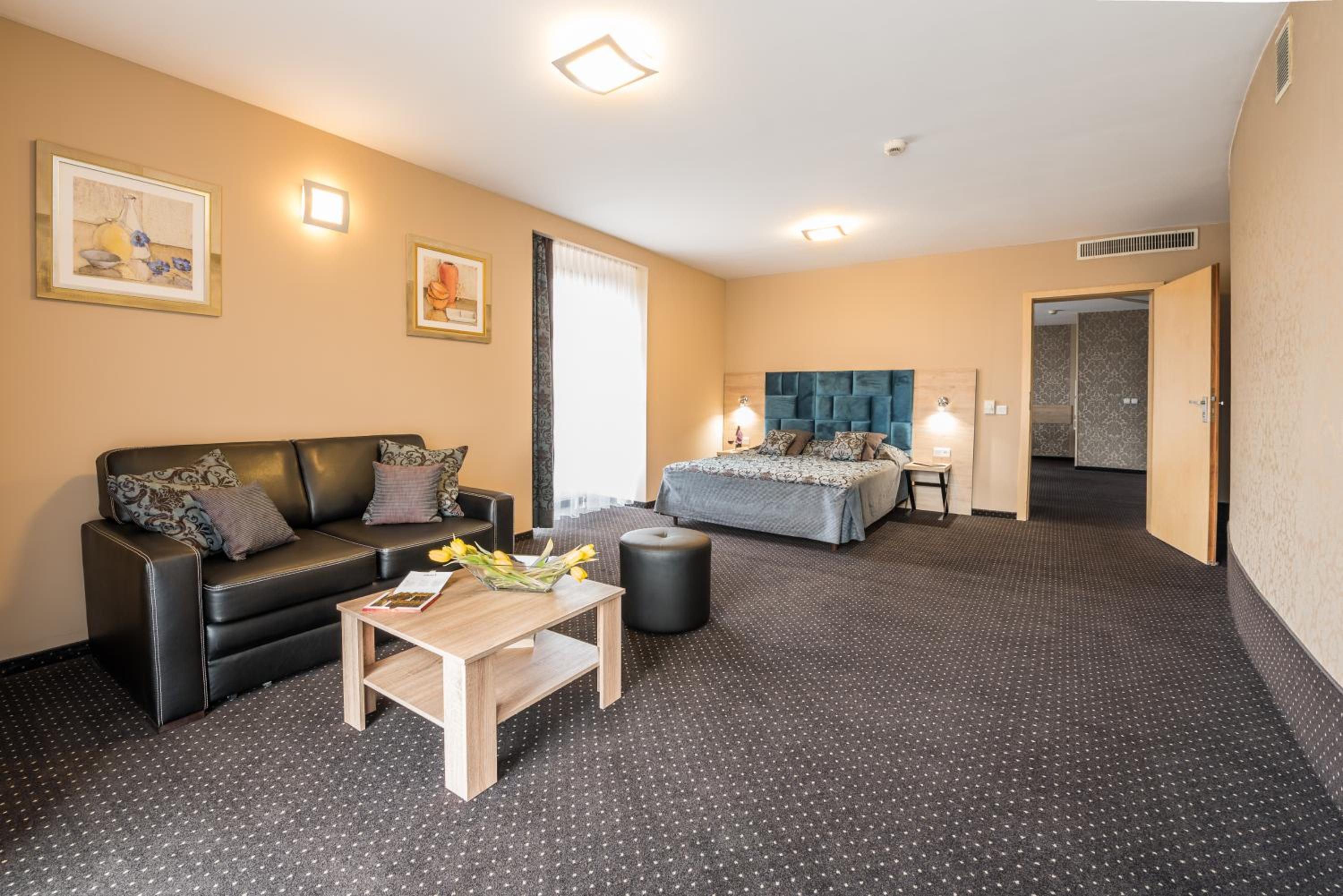 Apartment - Photo 3