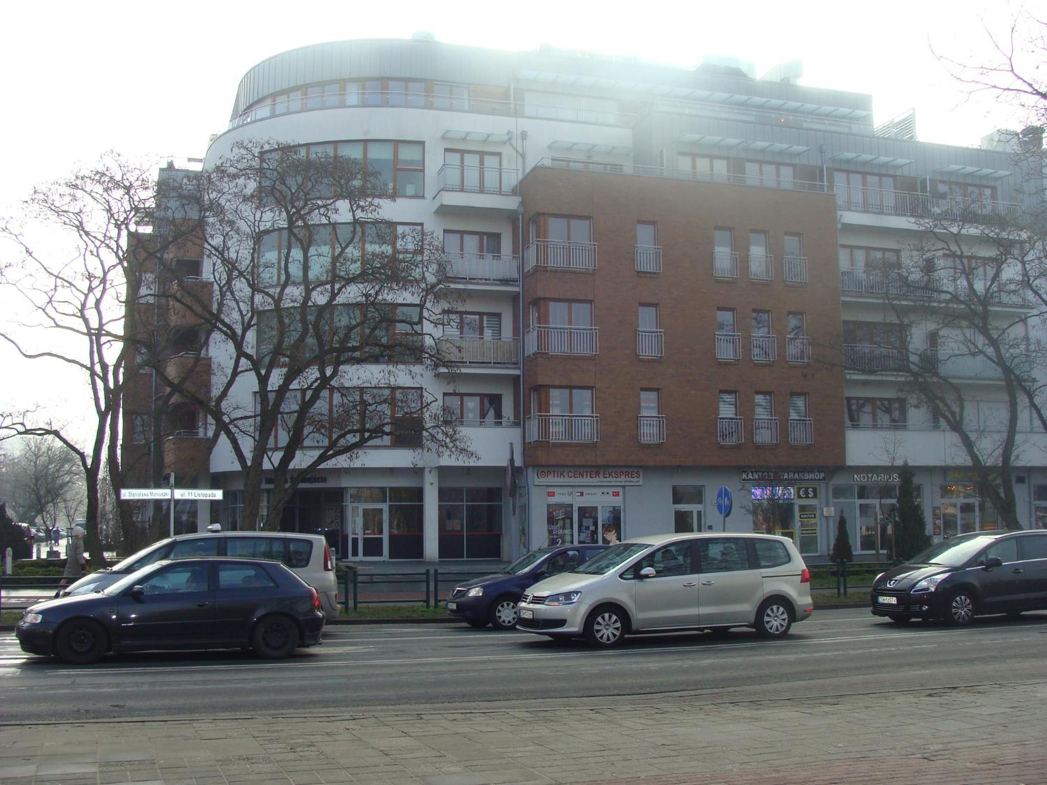 One-Bedroom Apartment - Photo 1