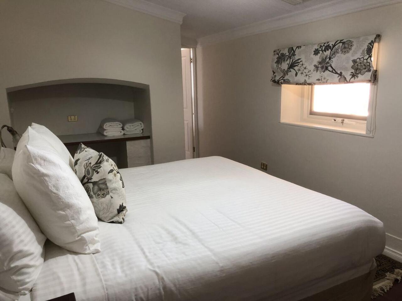 Three-Bedroom Villa - Photo 9