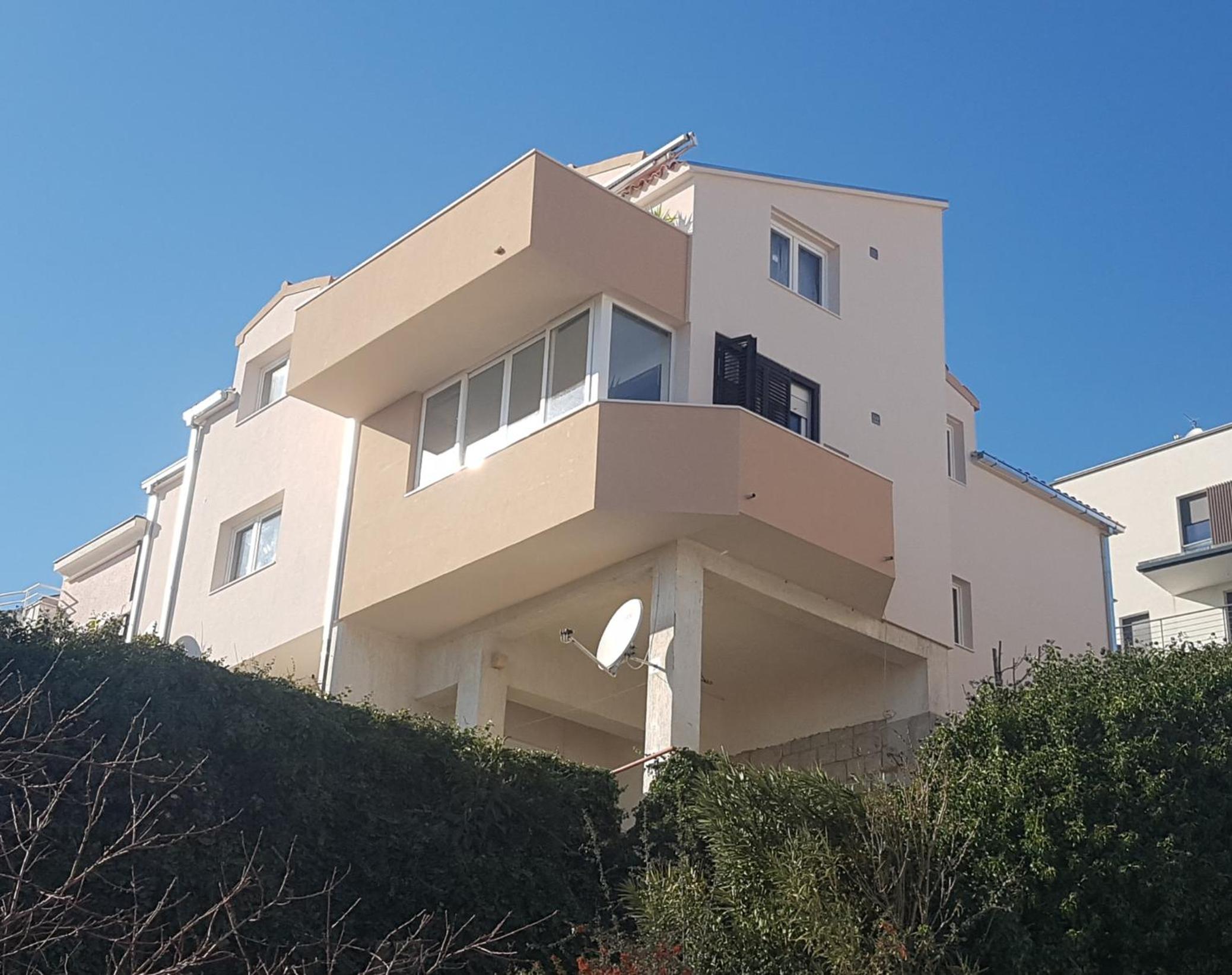 Apartment with Sea View - Photo 18