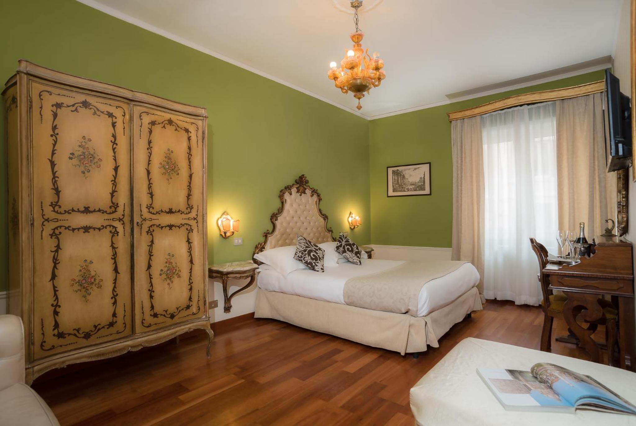 Superior Triple Room photo 3