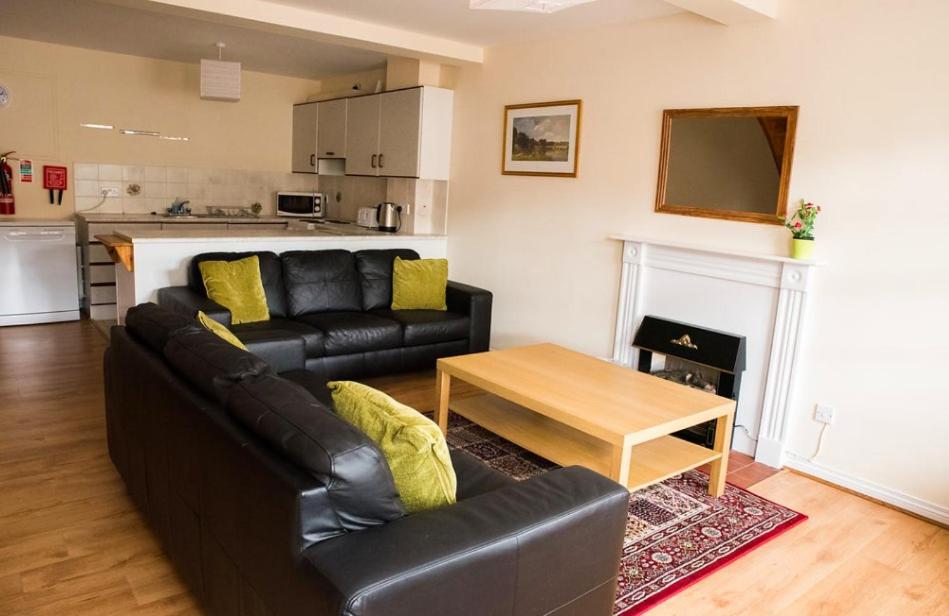 Three-Bedroom House photo 1