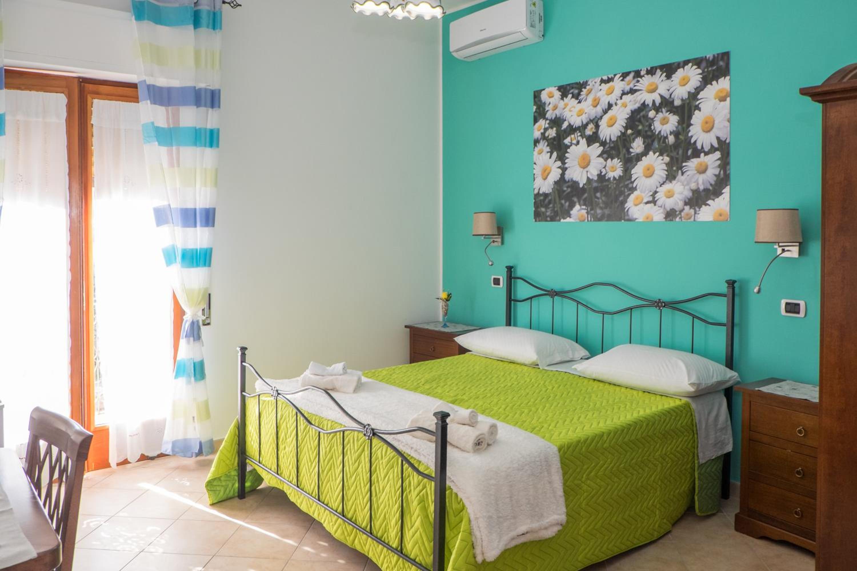 Budget Double Room photo 2
