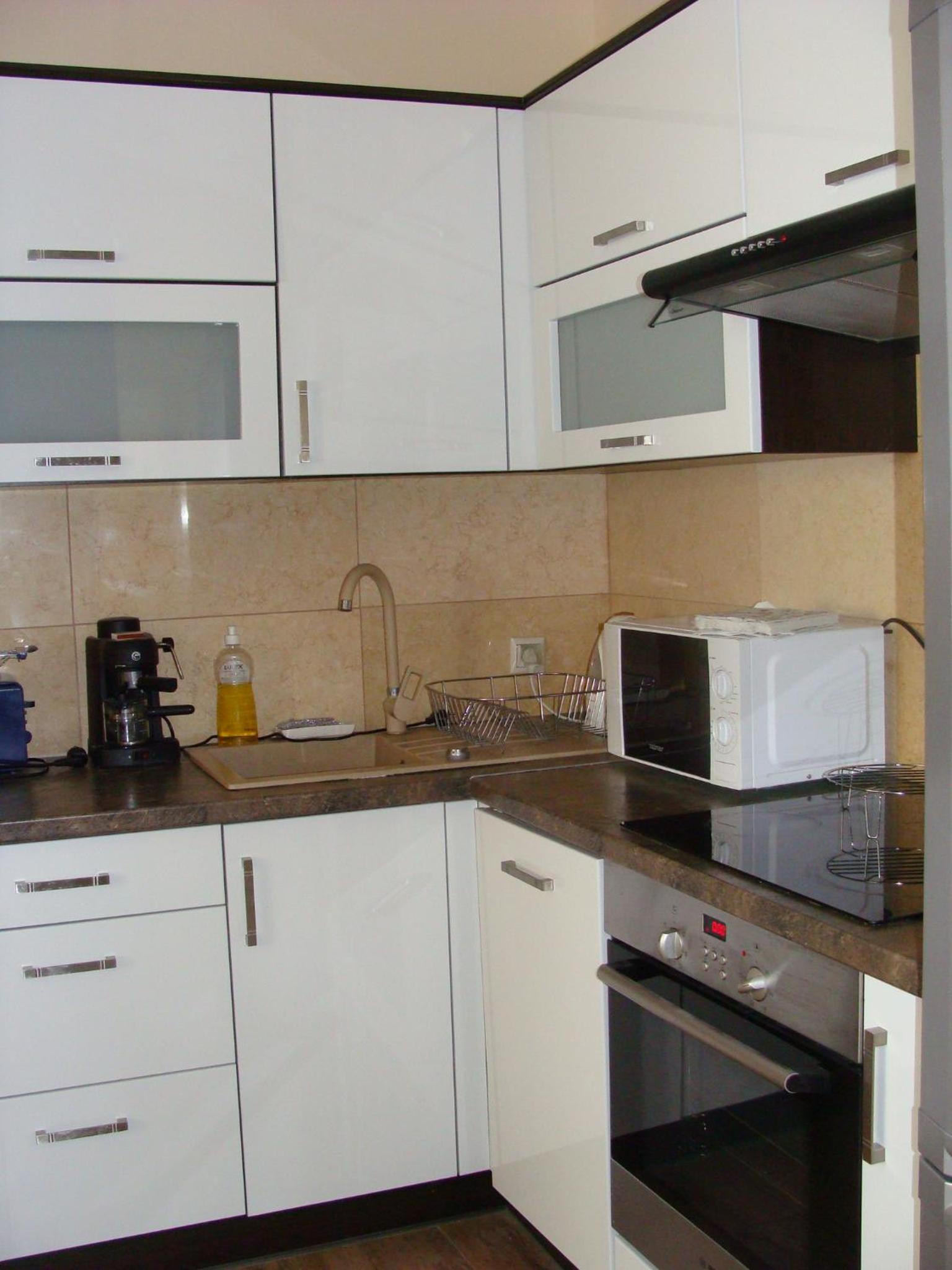 One-Bedroom Apartment - Photo 6