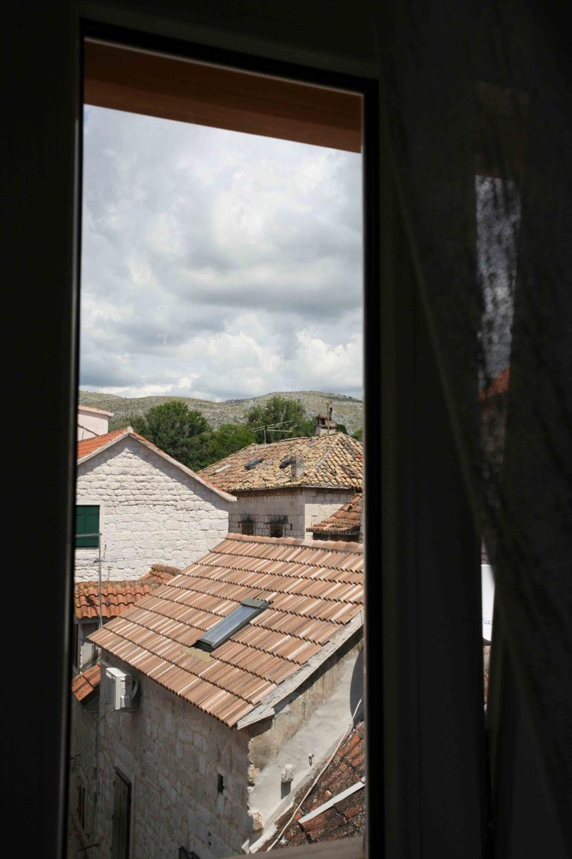 Double Room - Photo 12