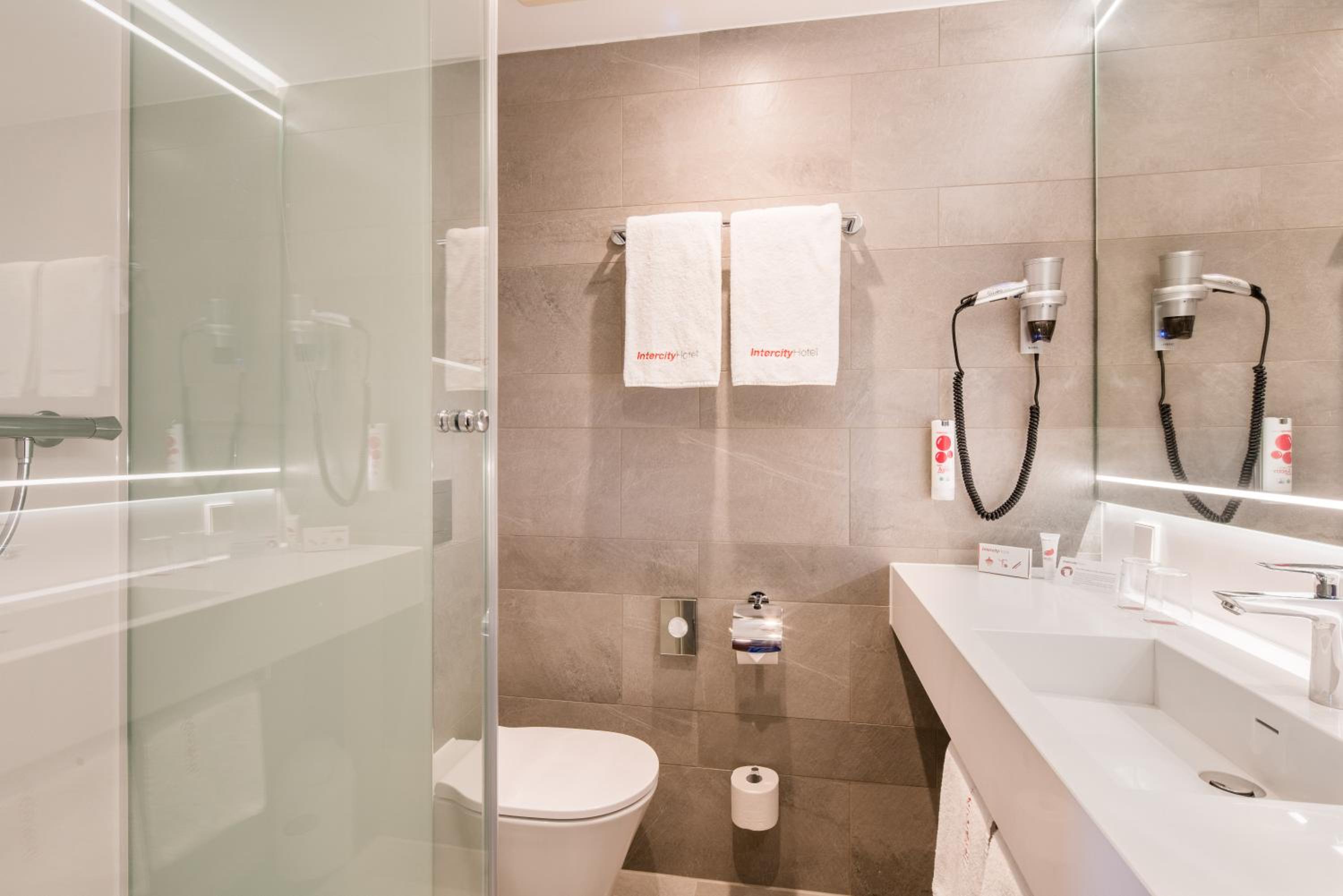 Standard Double Room - Photo 2