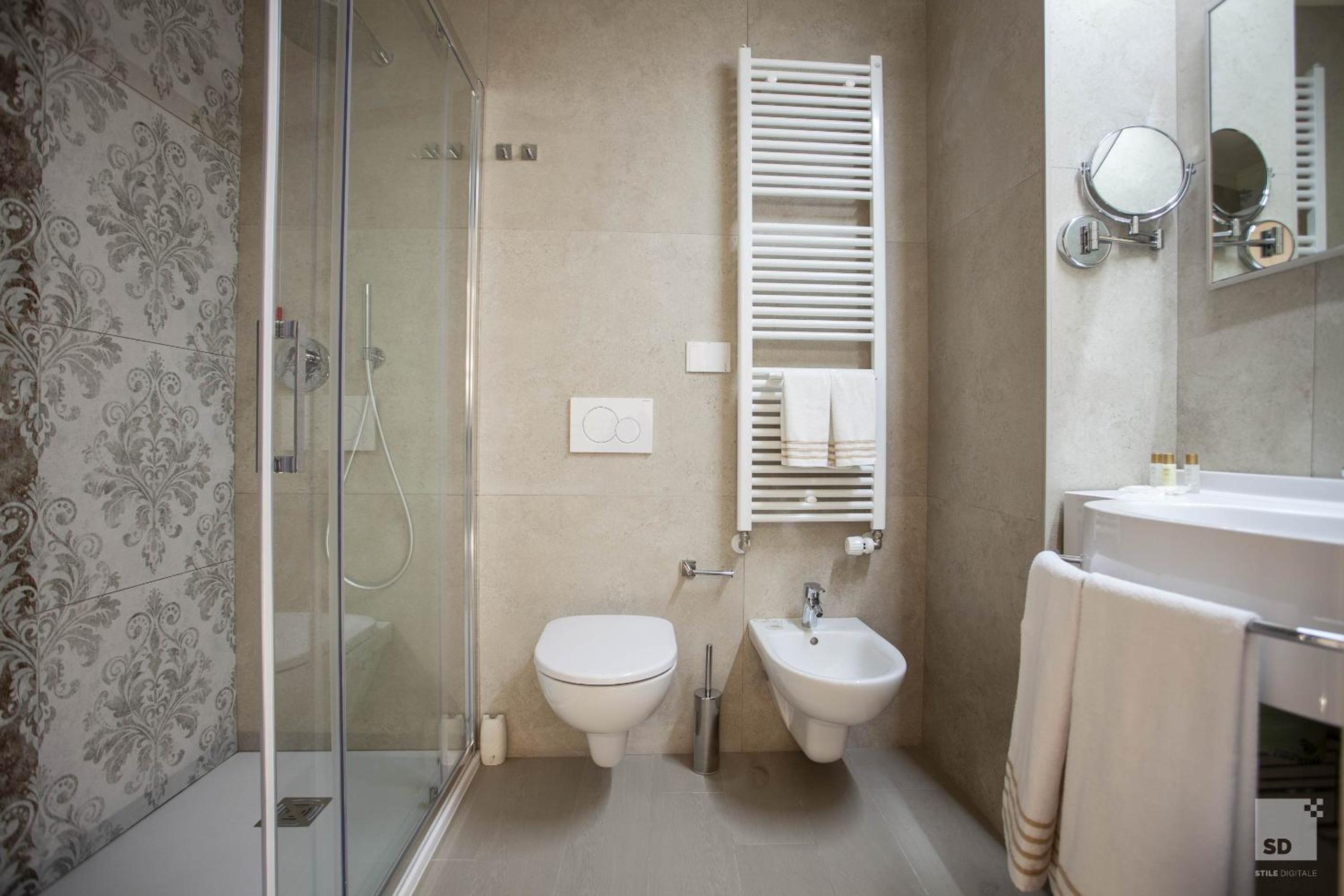 Deluxe Double or Twin Room - Photo 15