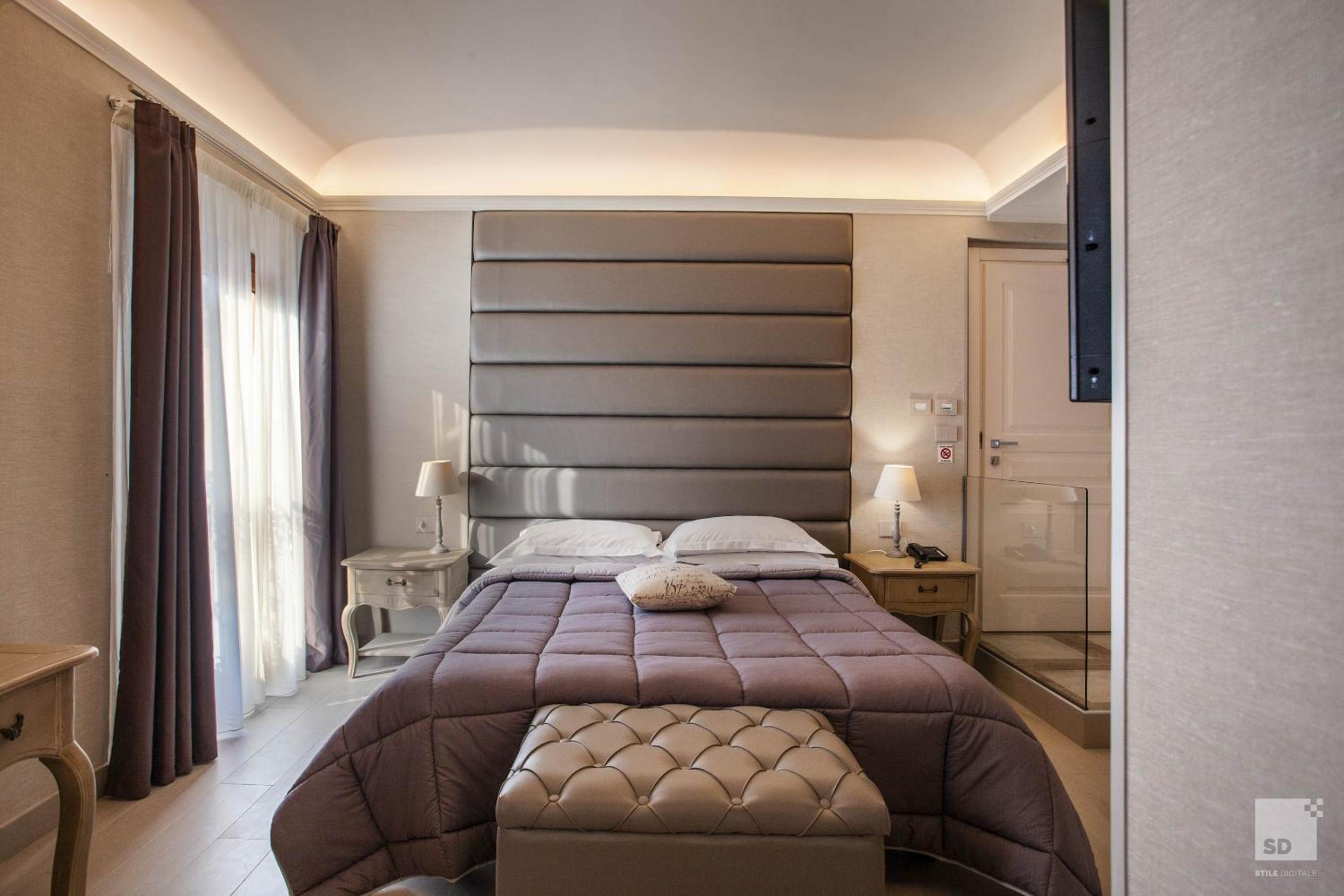 Deluxe Double or Twin Room - Photo 13